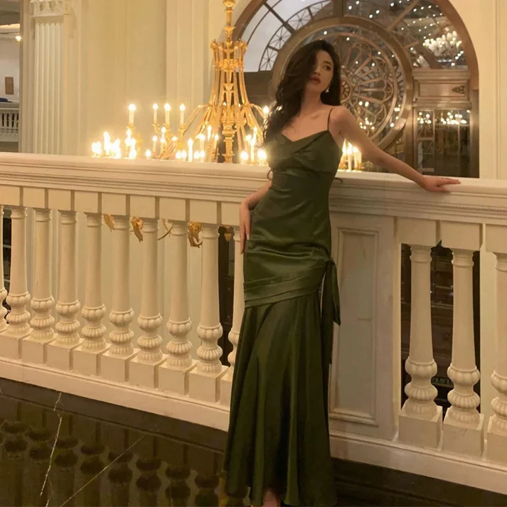 Elegant Mermaid Green Satin Long Prom Dress for Women - Formal Evening Gown for Birthday Party, Homecoming, Quinceañera, and Special Occasions