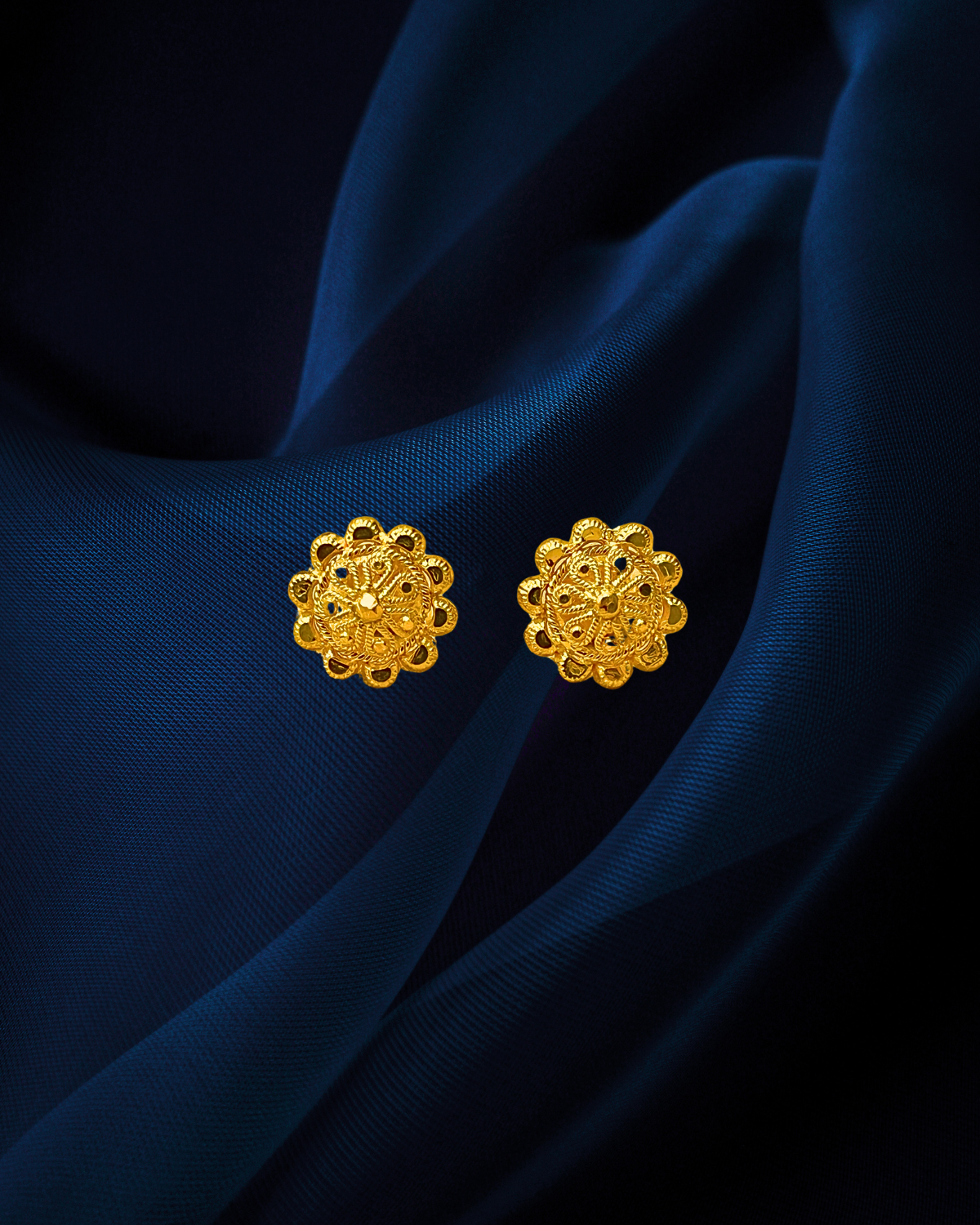 22KT Gold Traditional Round Pendant Set (D114) - Elegant Jewelry for Weddings, Parties & Special Occasions