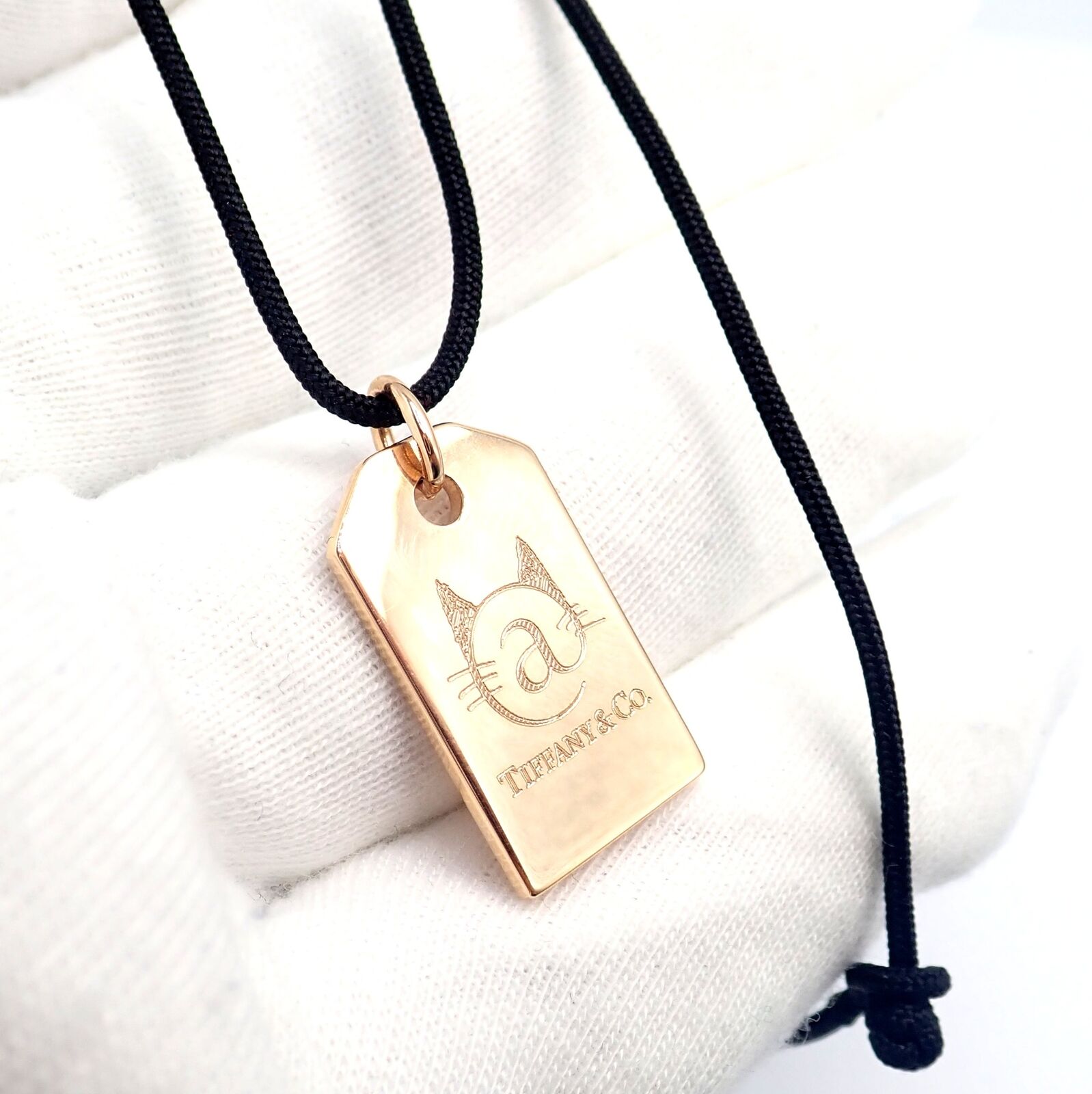 Tiffany & Co 18k Rose Gold Cat Street Tokyo Harajuku Japan Medium Necklace - Elegant Jewelry for Women, Perfect Gift for Anniversary, Birthday & Special Occasions