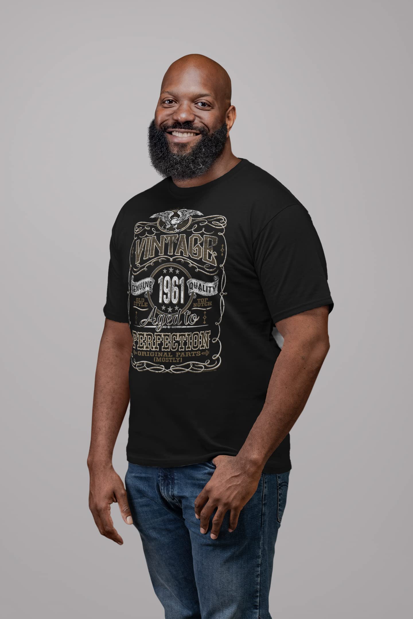 Vintage 1961 Aged to Perfection 64th Birthday Gift T-Shirt for Men - Funny 64 Year Old Present - Perfect for Parties & Milestone Celebrations