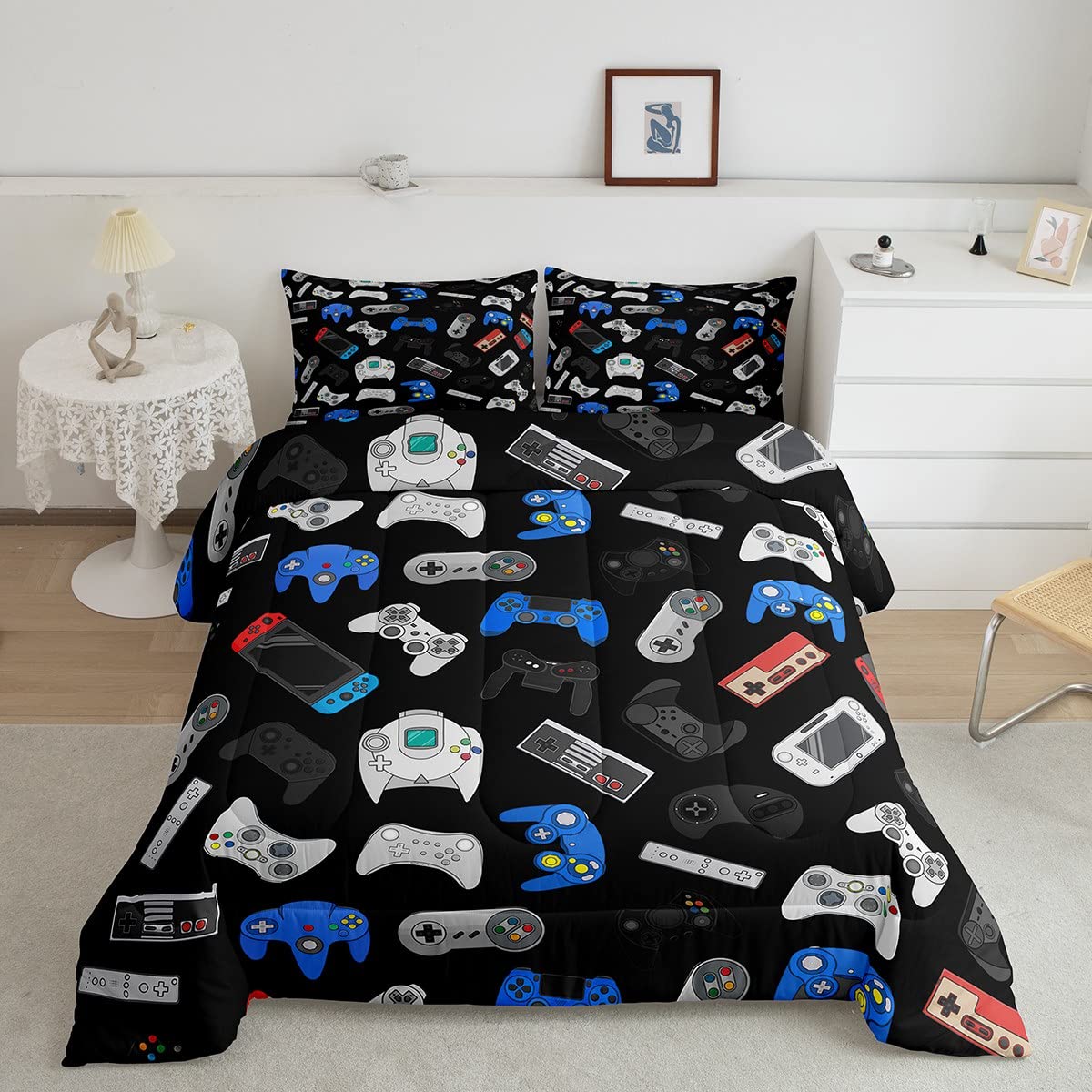 Feelyou Video Game Comforter Set - Gaming Bedding with Console Gamepad Print - King Size 3-Piece Set (1 Comforter + 2 Pillowcases) - Black - Perfect for Gamers' Bedroom Decor & Gaming Themed Rooms
