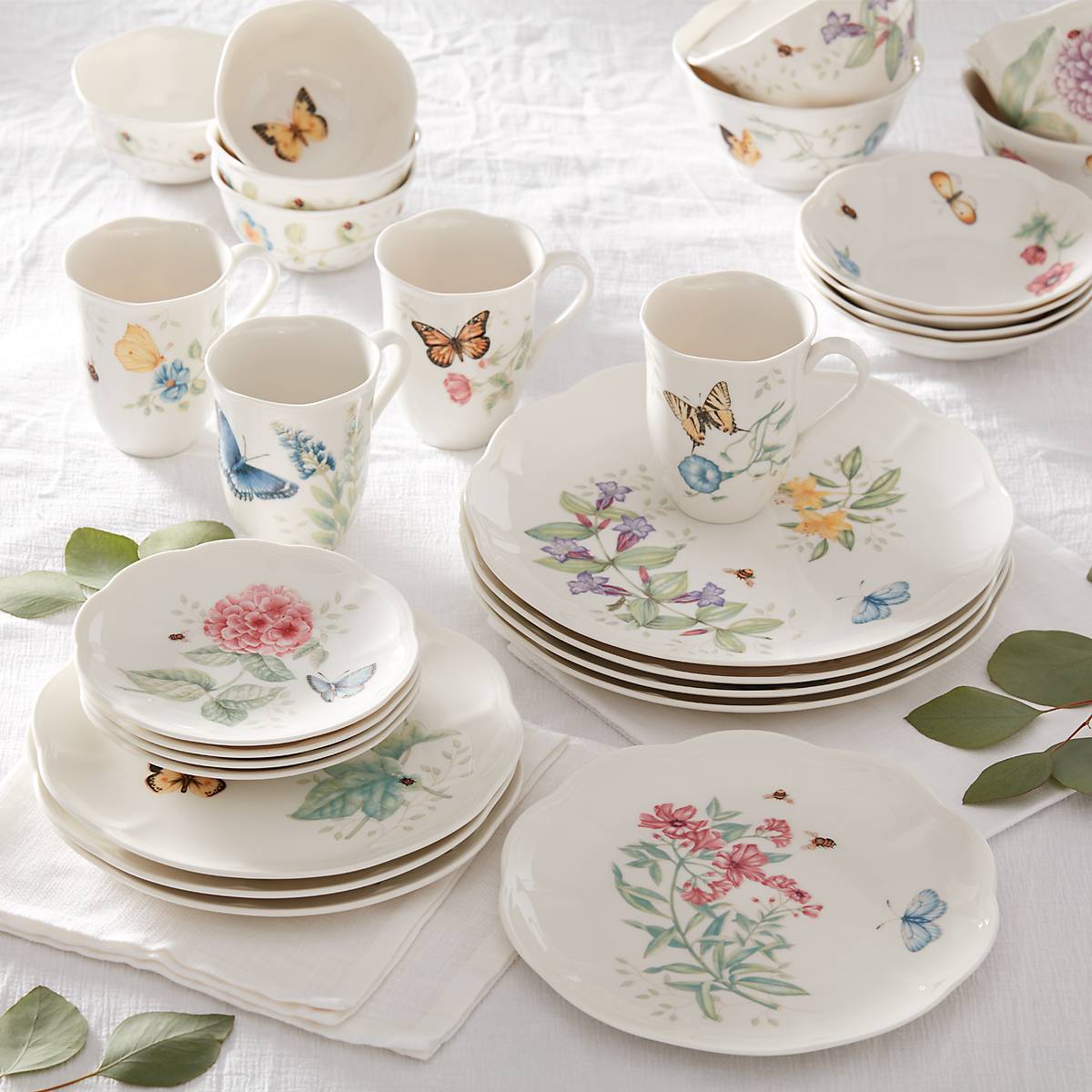 Butterfly Meadow 28-Piece Dinnerware Set - Porcelain Plates, Bowls & Mugs for Family Dining, Dinner Parties & Everyday Use