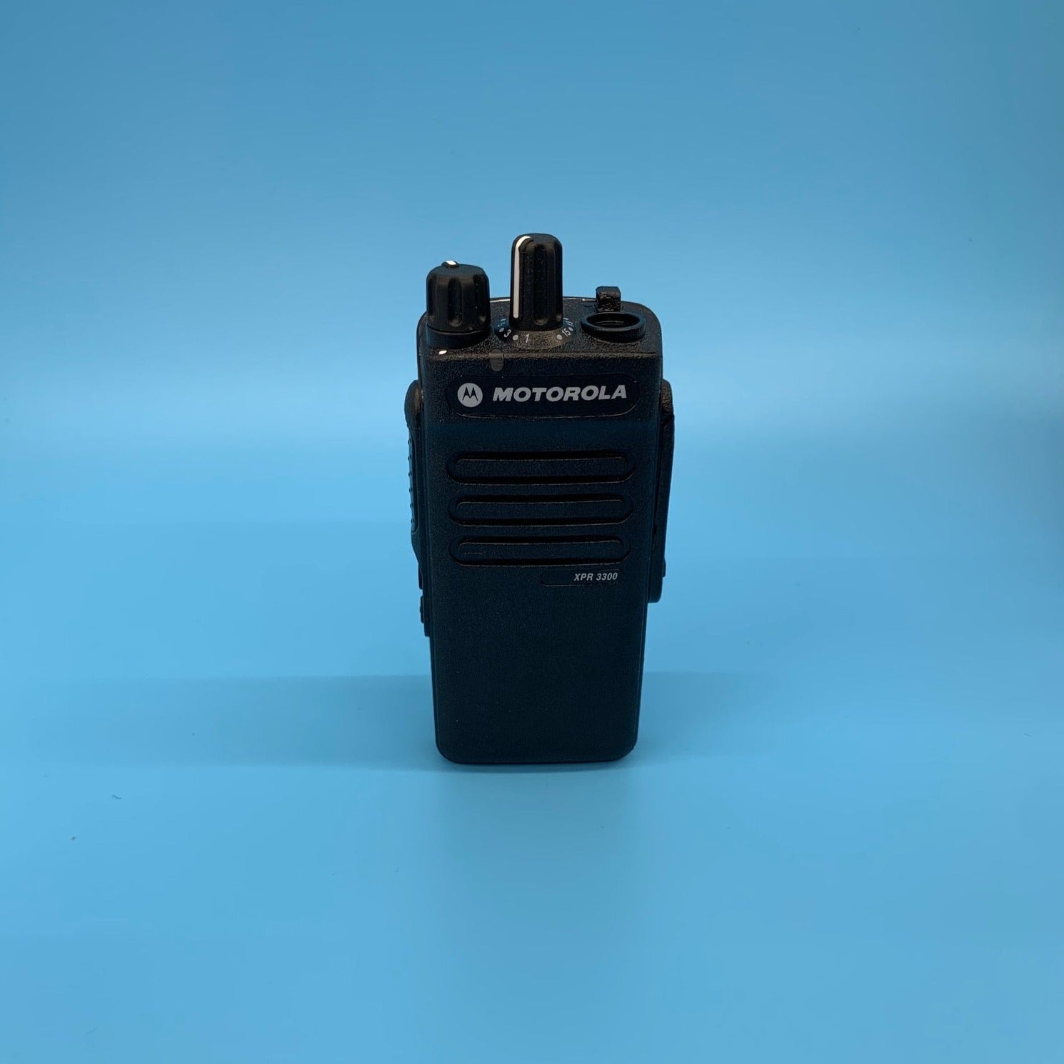 Motorola XPR3300 UHF Two-Way Portable Radio - AAH02RDC9JA2AN | Long Range Communication for Construction, Security & Outdoor Adventures