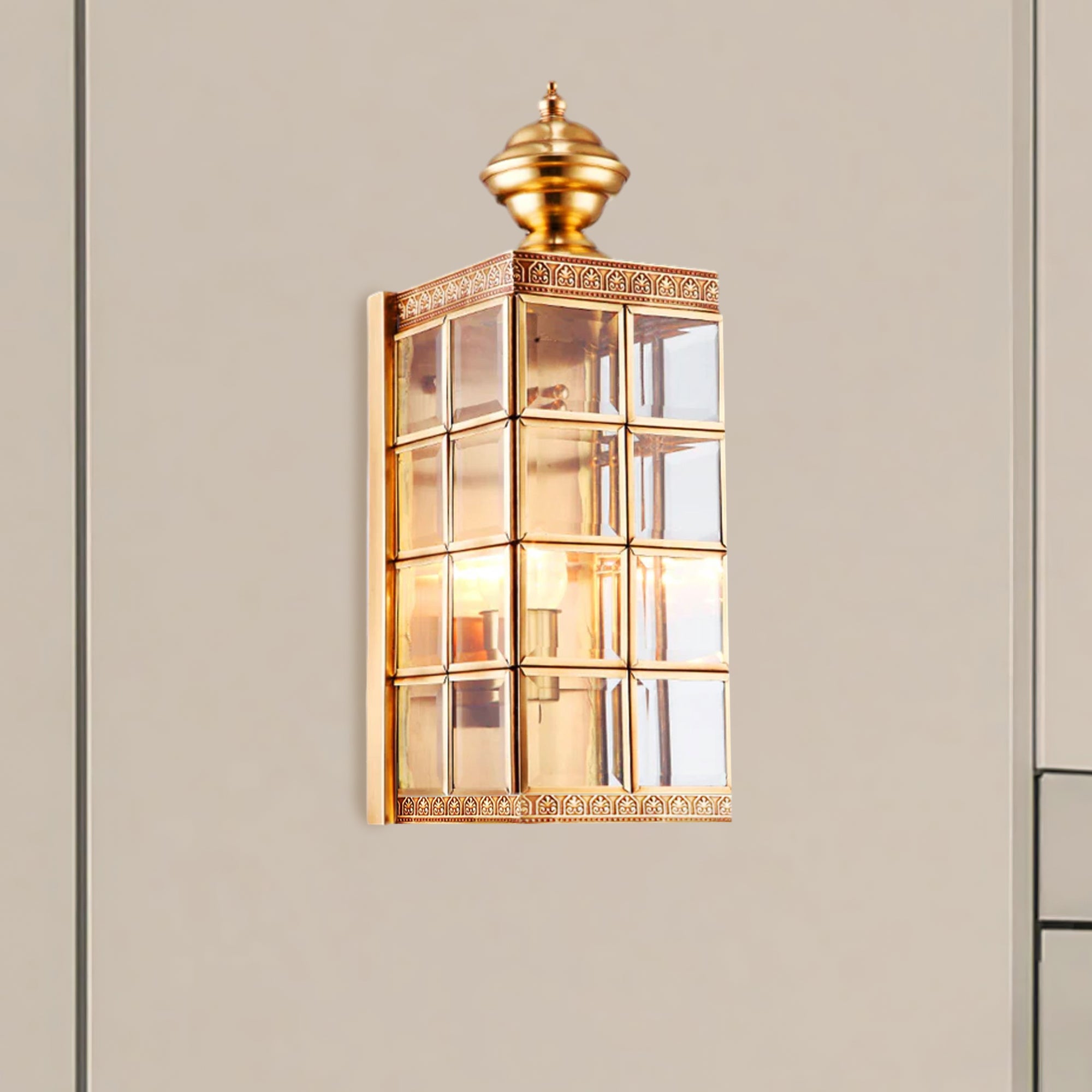 Brass Minimalist Outdoor Wall Light - Modern Exterior Sconce for Porch, Garden, and Patio Lighting - Weather-Resistant & Energy-Efficient