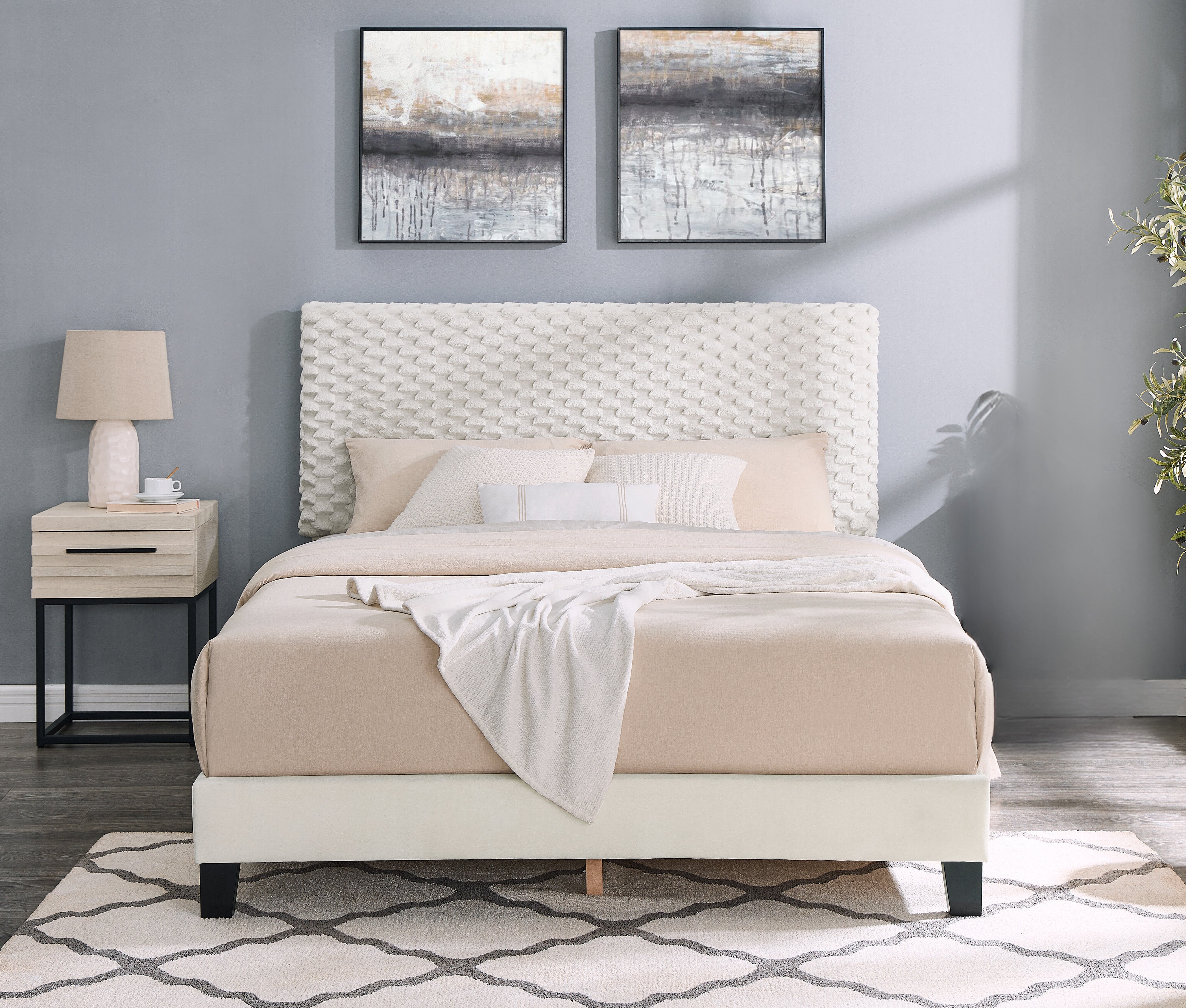 Roundhill Furniture Findlay 3-Piece Upholstered Bedroom Set - Queen Size Plush Fabric Bed with Matching Nightstand | Modern Bed Frame & Storage Drawers for Master Bedroom, Guest Room, or Apartment