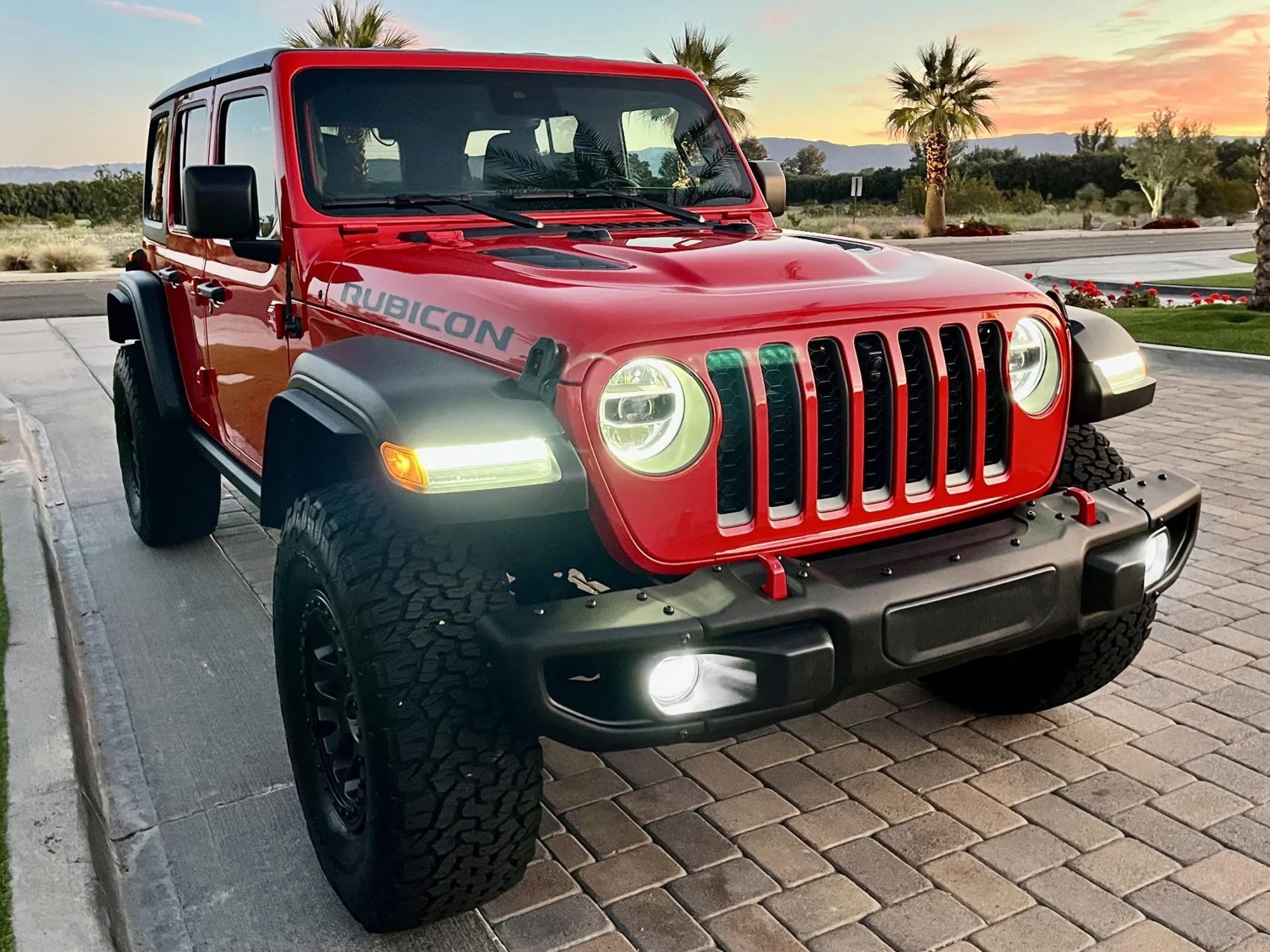 20W High Power LED Fog Lights for Jeep Wrangler JK JL - Clear Lens with 3 Stripe White Design - Perfect for Off-Roading, Night Driving & Foggy Conditions