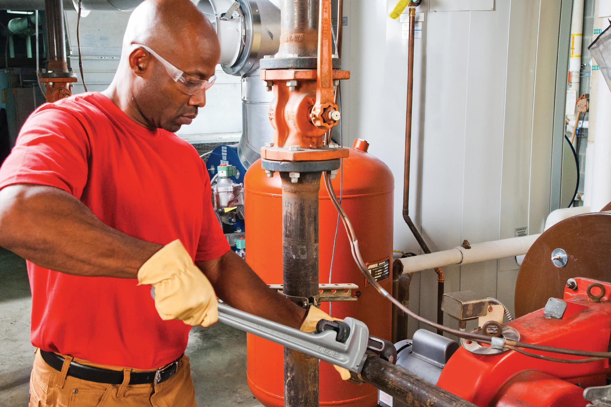 Ridgid 31100 18-Inch Aluminum Straight Pipe Wrench - Heavy Duty Plumbing Tool for Professional Plumbers & DIY Home Repairs