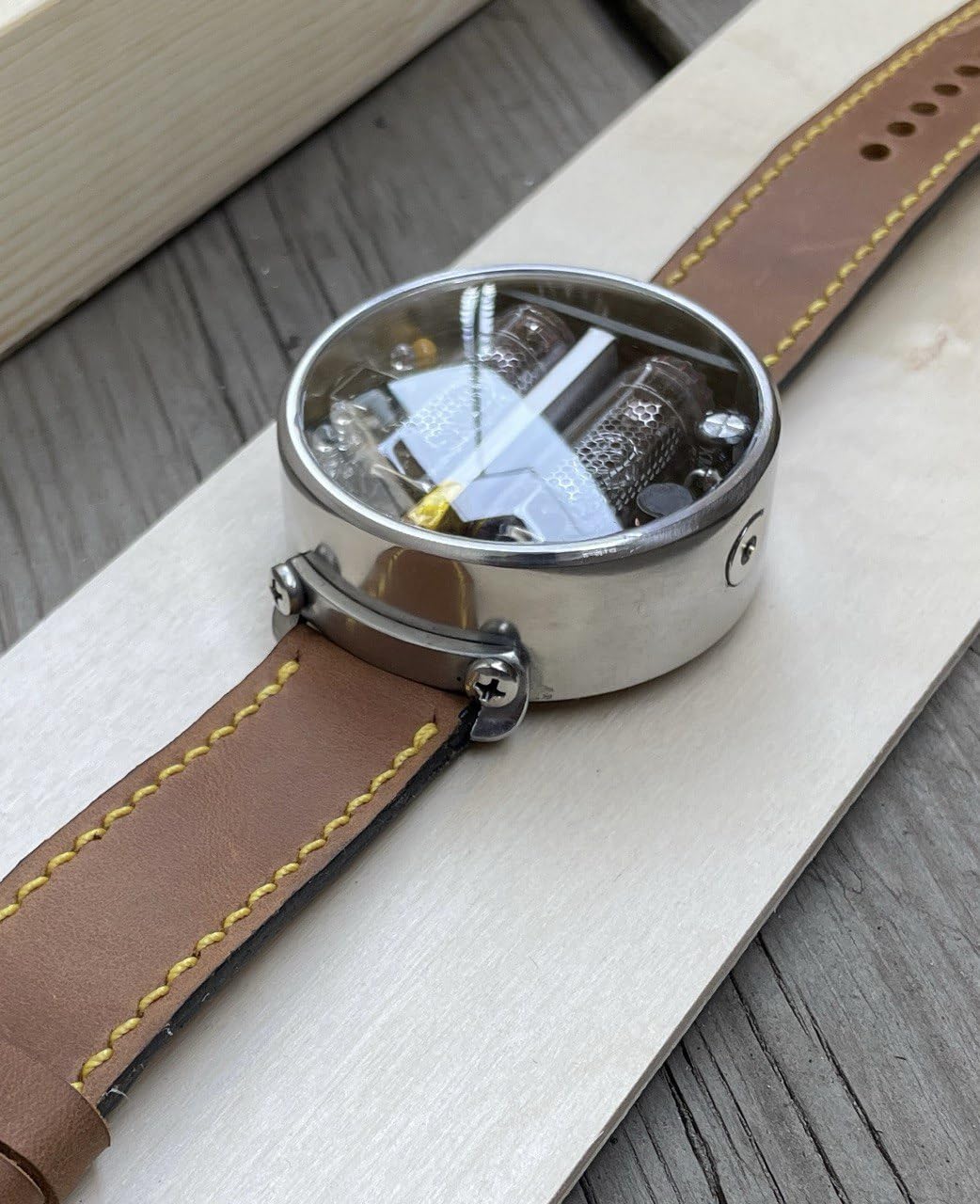 IN16 Nixie Tube Watch - Vintage Steampunk Style Digital Clock with Retro Display | Perfect for Home Decor, Office Desk & Unique Gifts