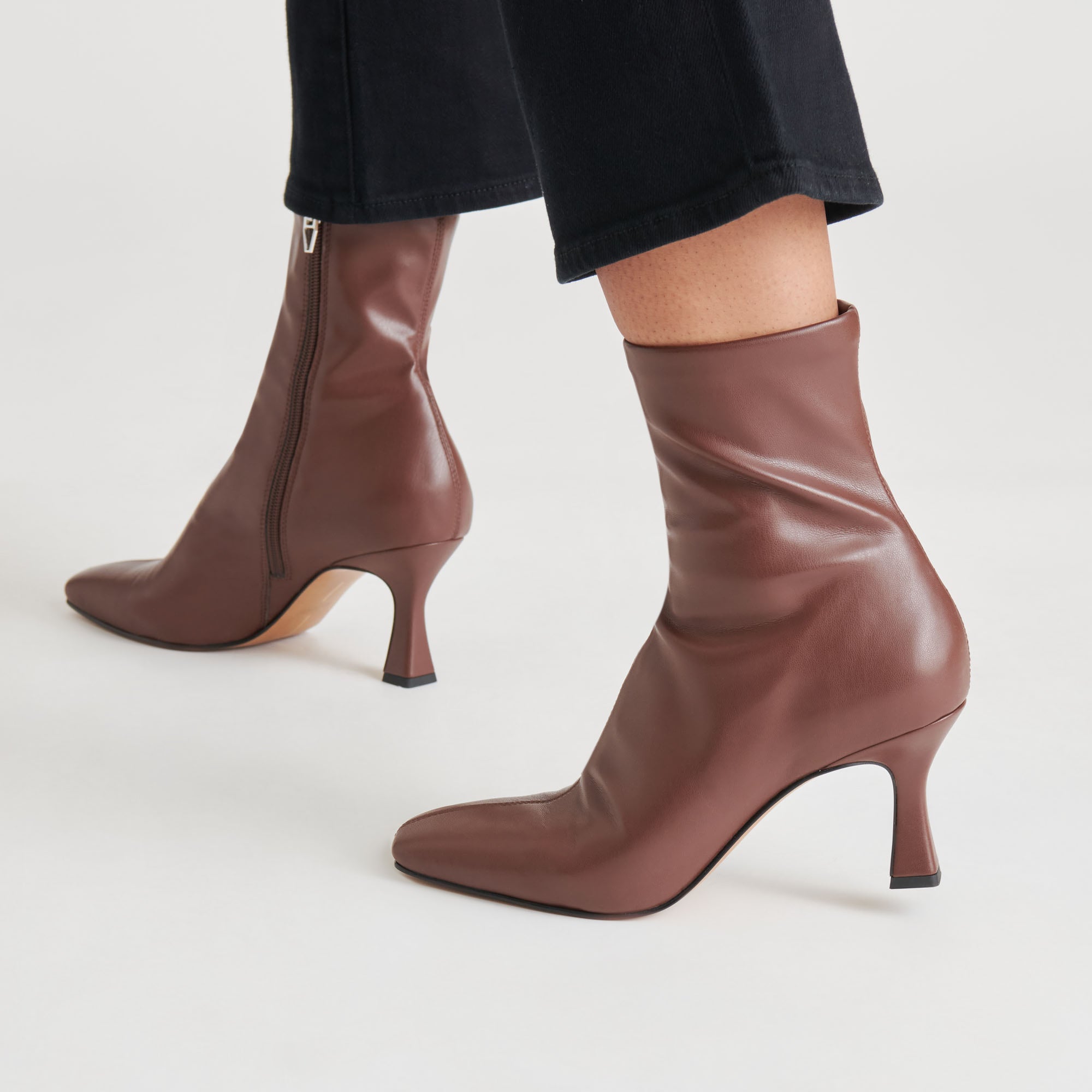 GLAMOR BOOTS CHOCOLATE STELLA - Stylish Women's Winter Boots for Fashion & Comfort | Perfect for Snow, Rain & Casual Outfits
