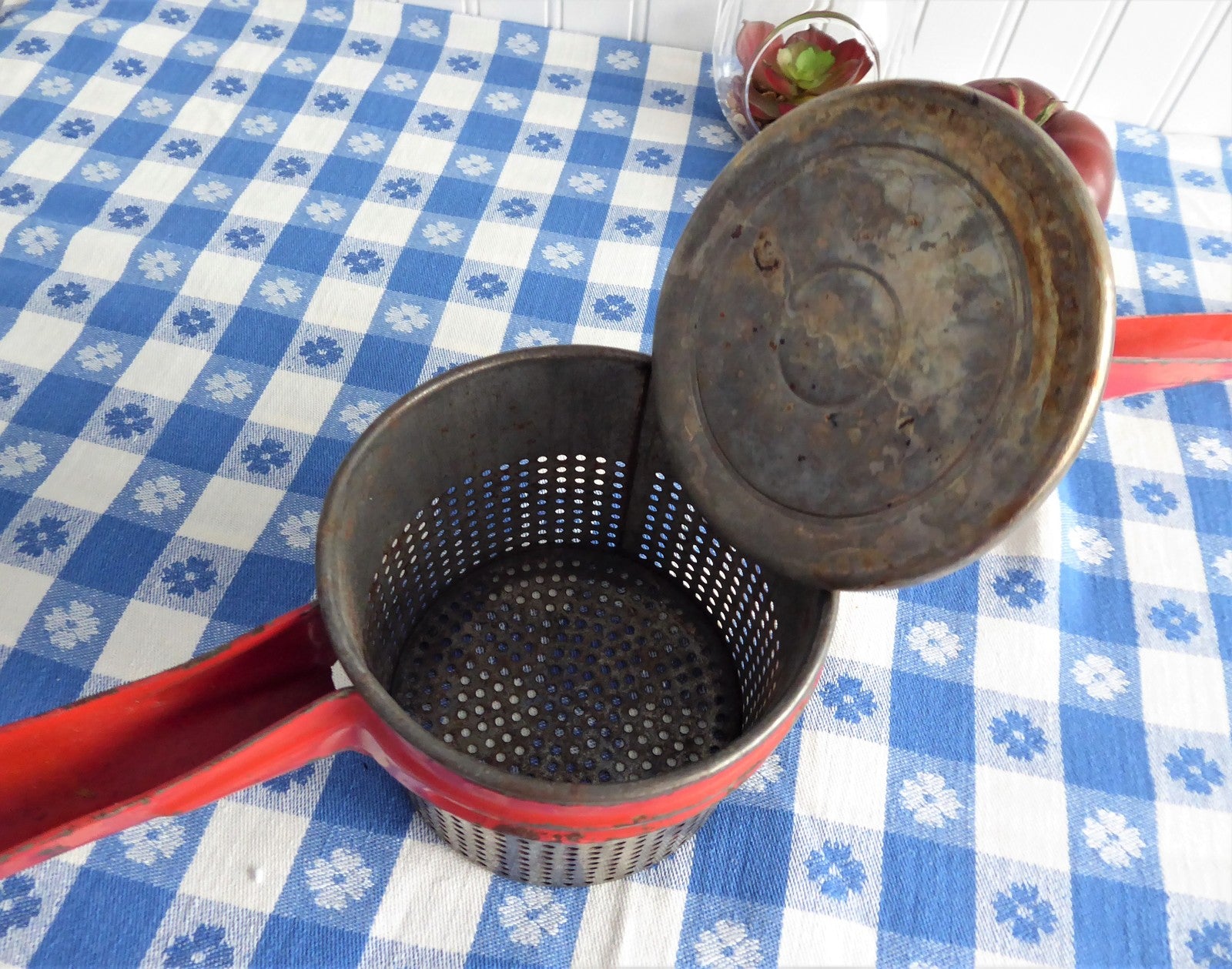 Vintage 1940s Original Red Paint Ricer Puree - Long Handled Kitchen Tool for Mashed Potatoes & Baby Food | Retro Cooking Gadget for Canning, Baking & Homemade Purees