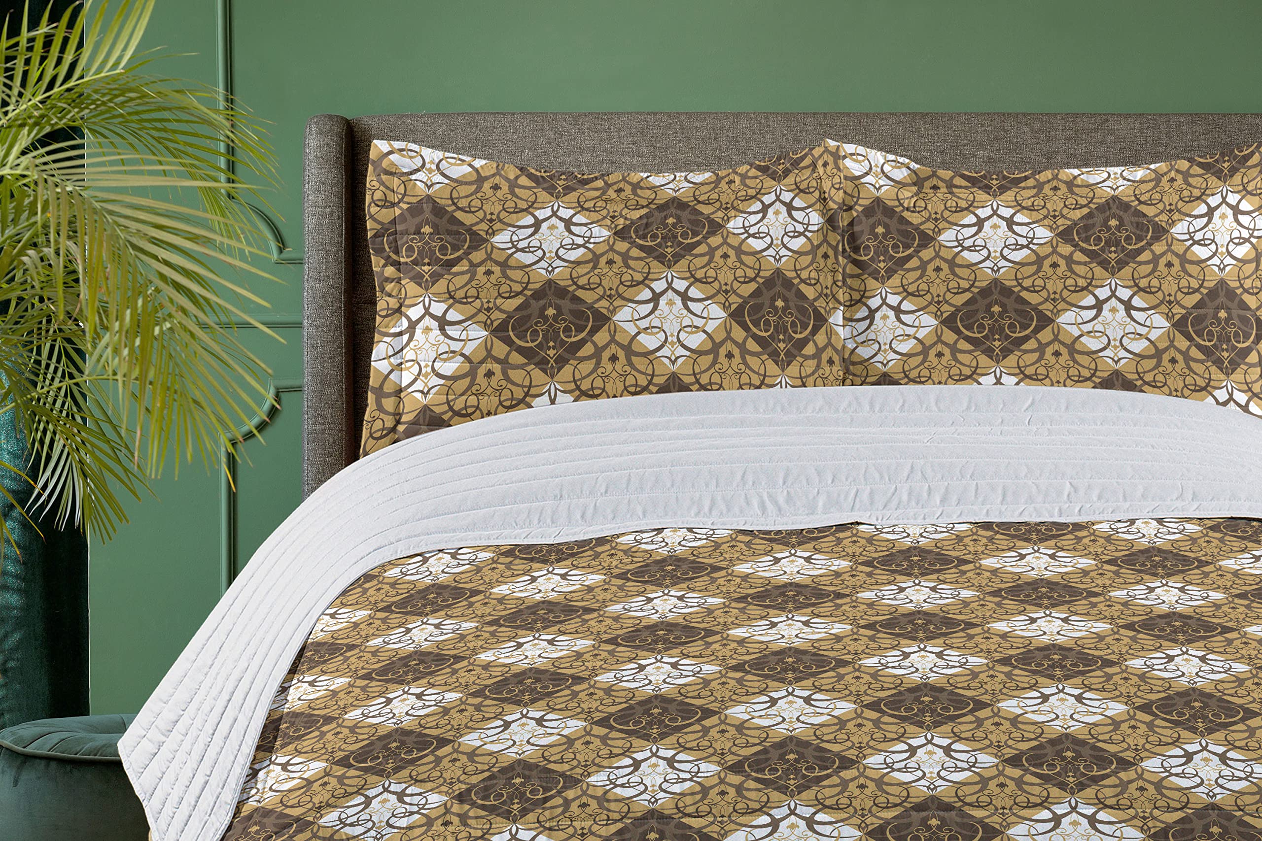 Ambesonne Oriental King Size Microfiber Bedspread Set - Traditional Damask Inspired Abstract Swirl Design, Soft Bedding with Pillow Shams & Comforter in Sand Brown White & Umber - Perfect for Master Bedroom, Guest Room & Luxury Hotel Decor