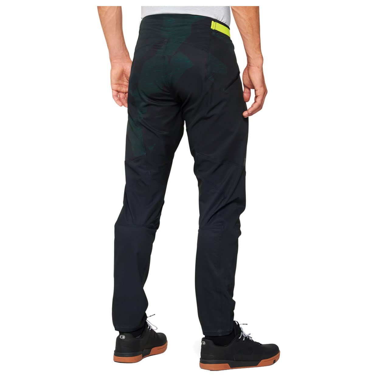 100% MTB Wear Airmatic Le Pants - Black Camo, Size 30, Unisex Adult Mountain Bike Pants - Nero Color, Medium | Perfect for Trail Riding & Enduro Cycling