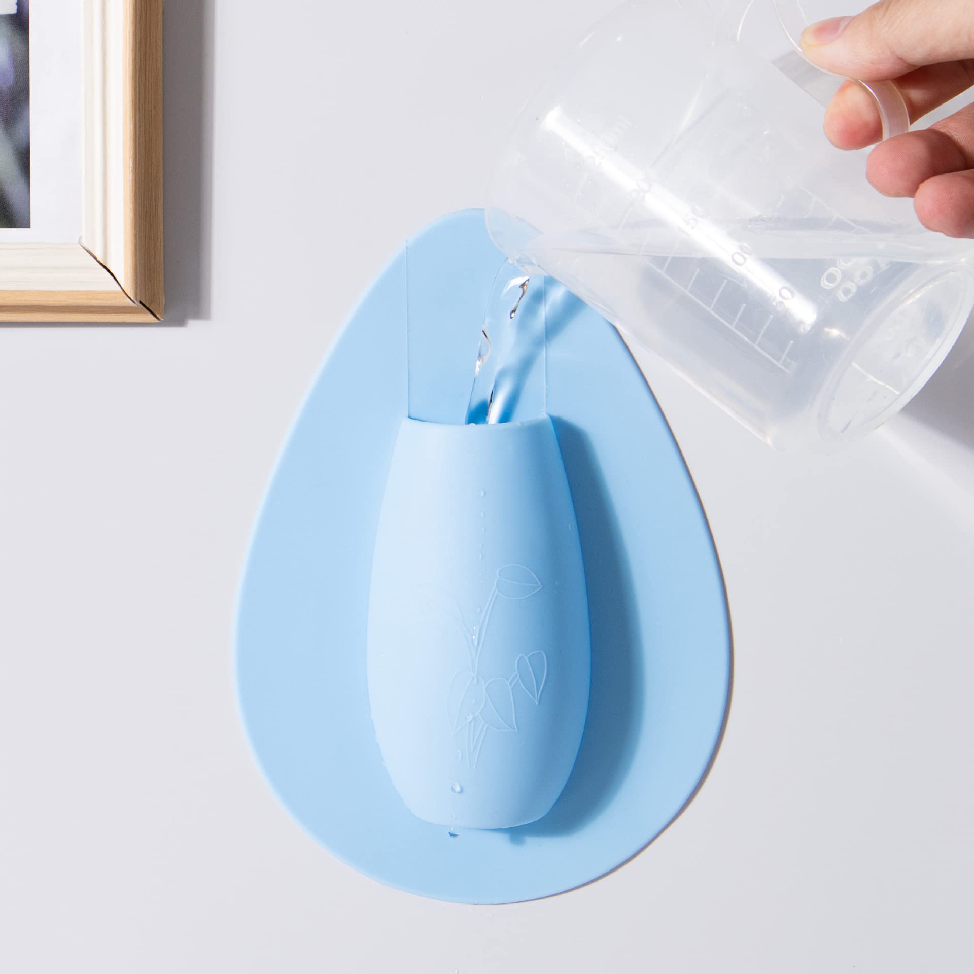 Collapsible Silicone Sticky Vase - Reusable Wall-Mounted Flower Holder for Windows, Bathrooms & Office Decor | Wedding Decoration & Home Décor Accessories | Yellow