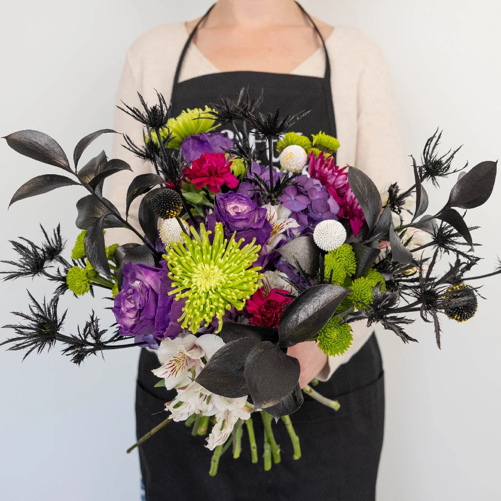 Beetlejuice Halloween DIY Flower Kit - Spooky Floral Arrangement for Halloween Decor, Party Centerpieces & DIY Crafts