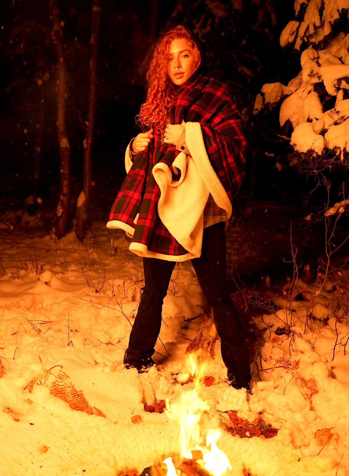 Soft Sherpa Fleece Blanket - Warm & Cozy Red Throw for Winter - Perfect for Couches, Beds & Camping
