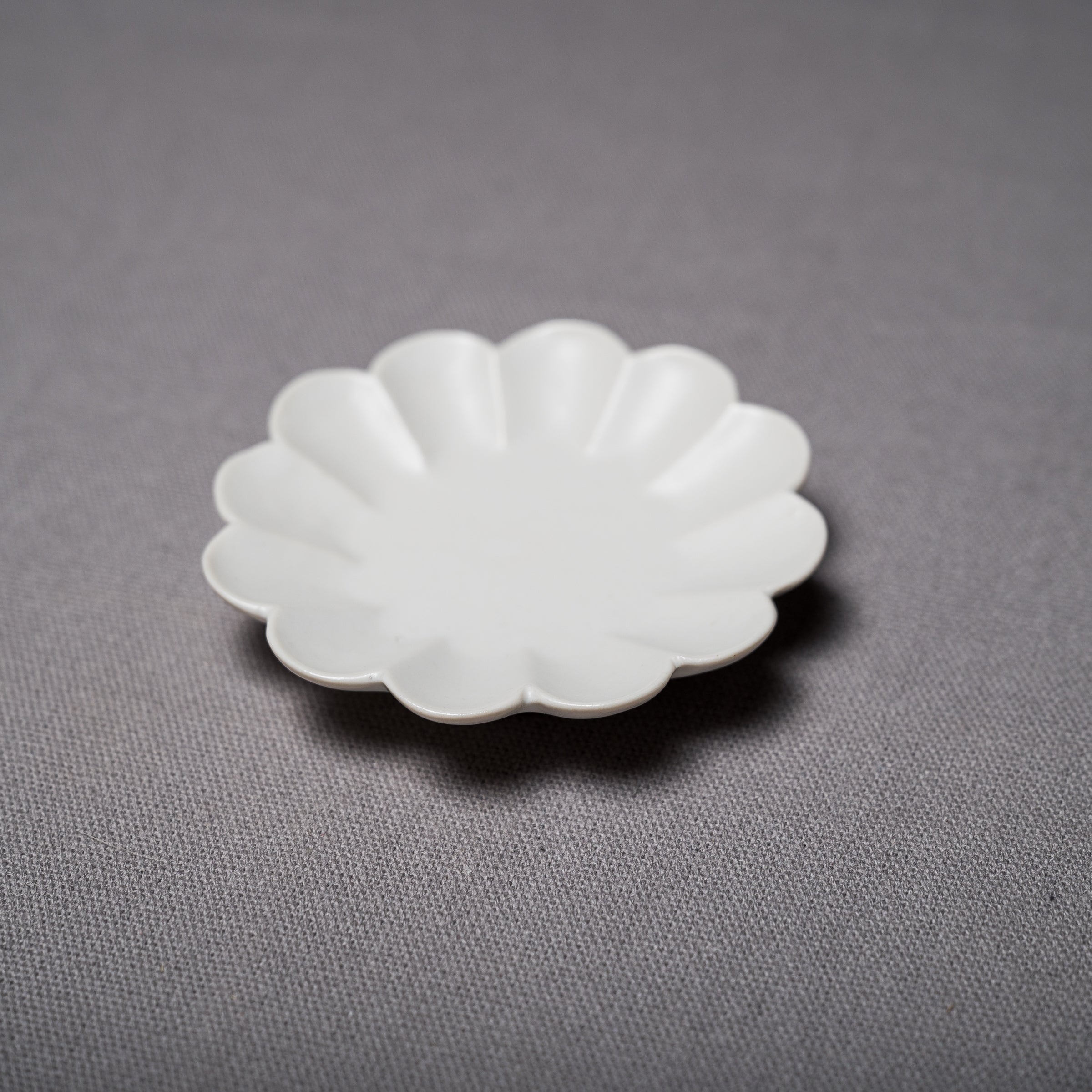 Handmade USUKI Ware Small Dish - Rinka Japanese Pottery for Soy Sauce, Wasabi & Sushi | Traditional Japanese Ceramic Appetizer Plate for Home Dining & Gift Giving