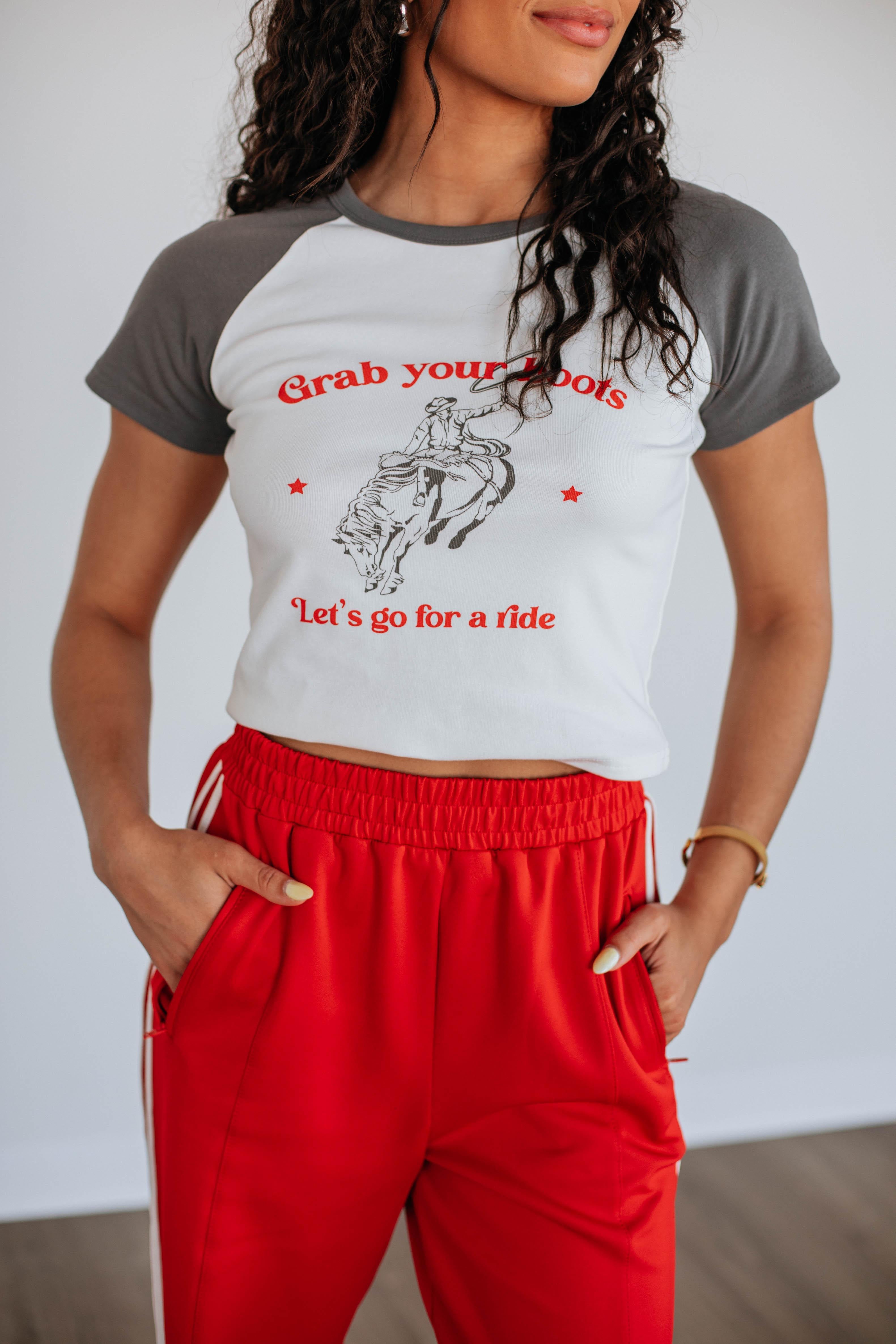 Trendy Graphic Tee with Boots Design - Stylish Casual T-Shirt for Women & Men - Perfect for Streetwear, Outings & Everyday Fashion