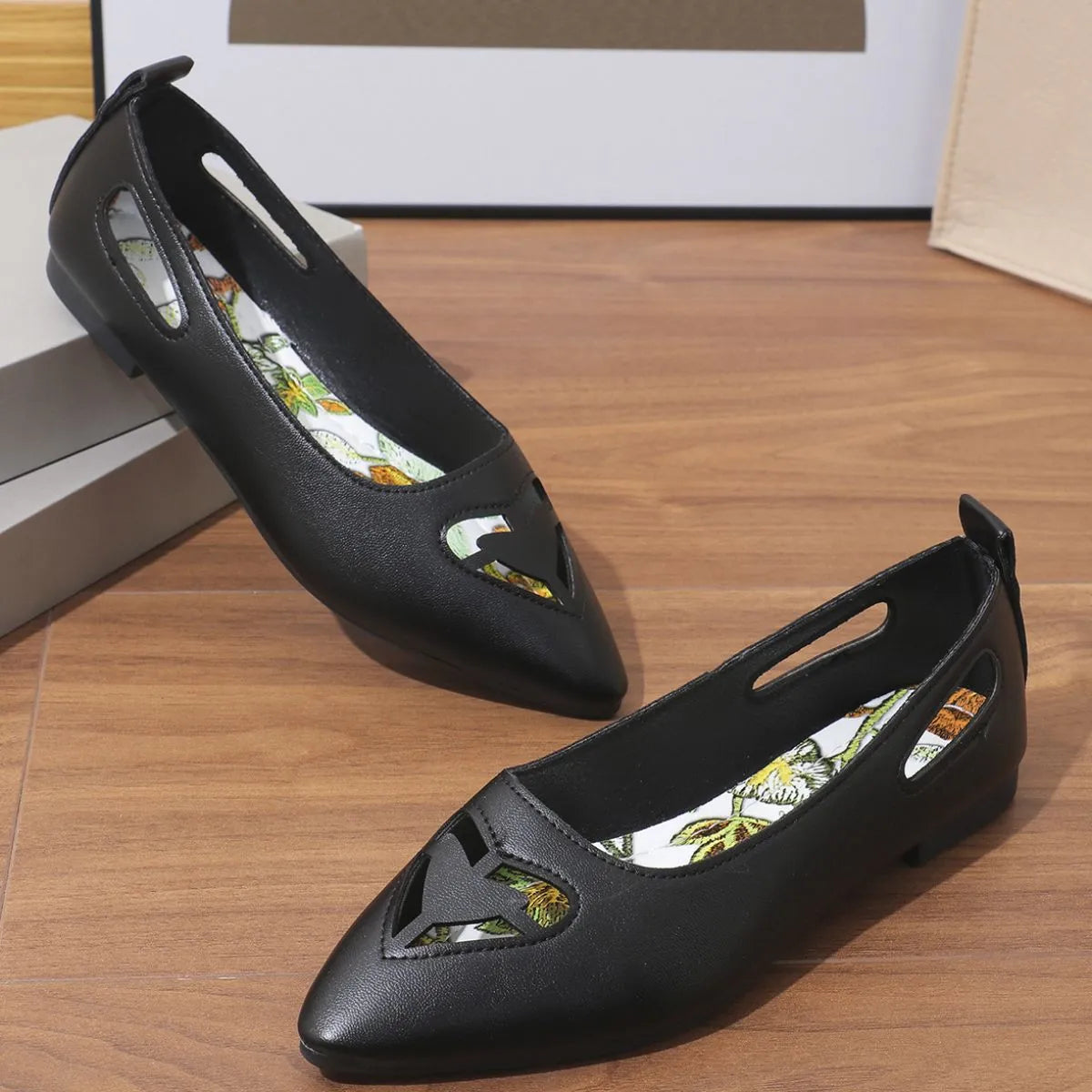 Elegant Pointed Toe Flats Slip-On Shoes for Women - Comfortable & Stylish Ballet Flats for Office, Party & Casual Wear