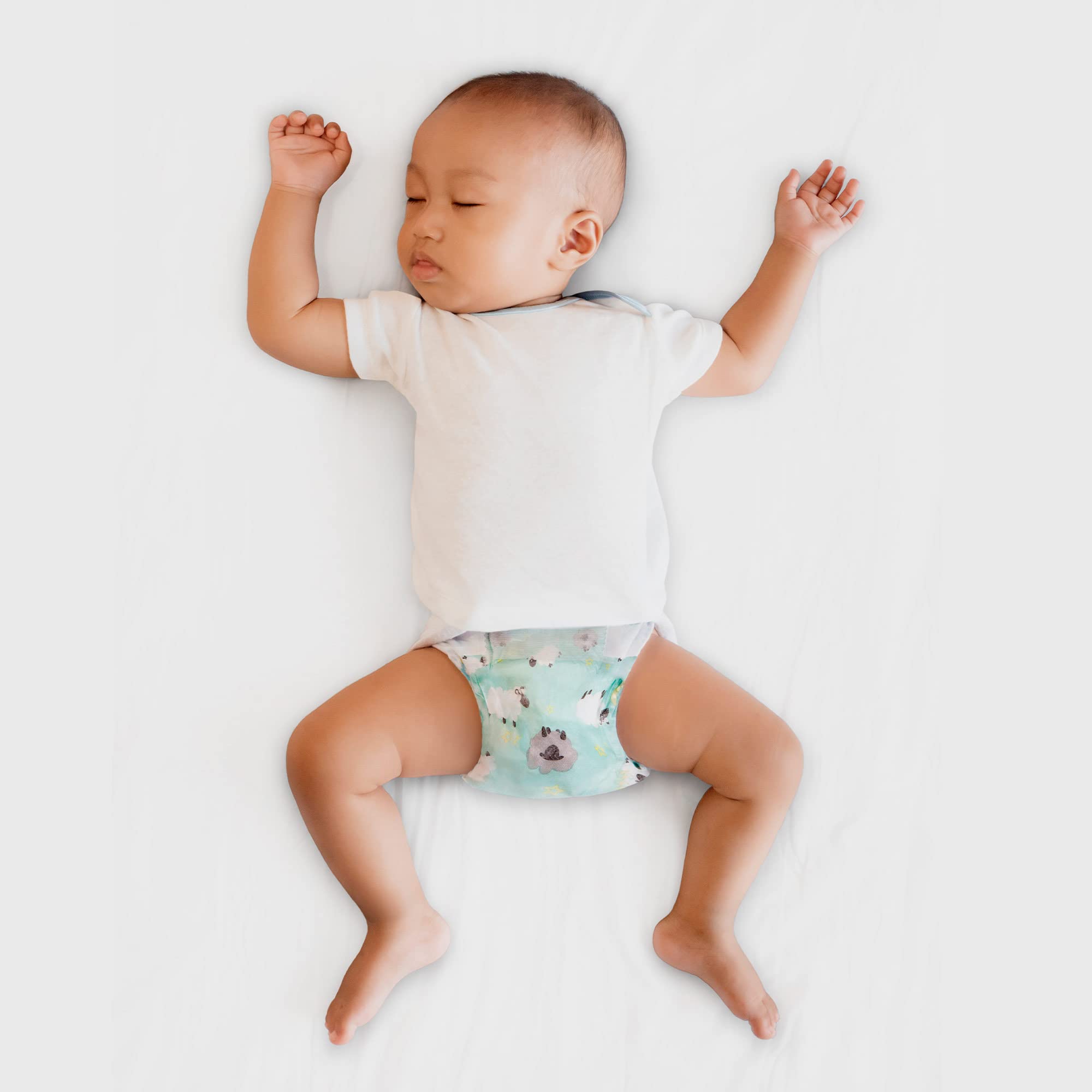 The Honest Company Clean Conscious Overnight Diapers - Plant-Based, Sustainable, Hypoallergenic | Sleepy Sheep Design | Size 4 (22-37 lbs), 54 Count Club Box | Gentle for Baby's Skin, Perfect for Nighttime Use and Long Sleep Sessions