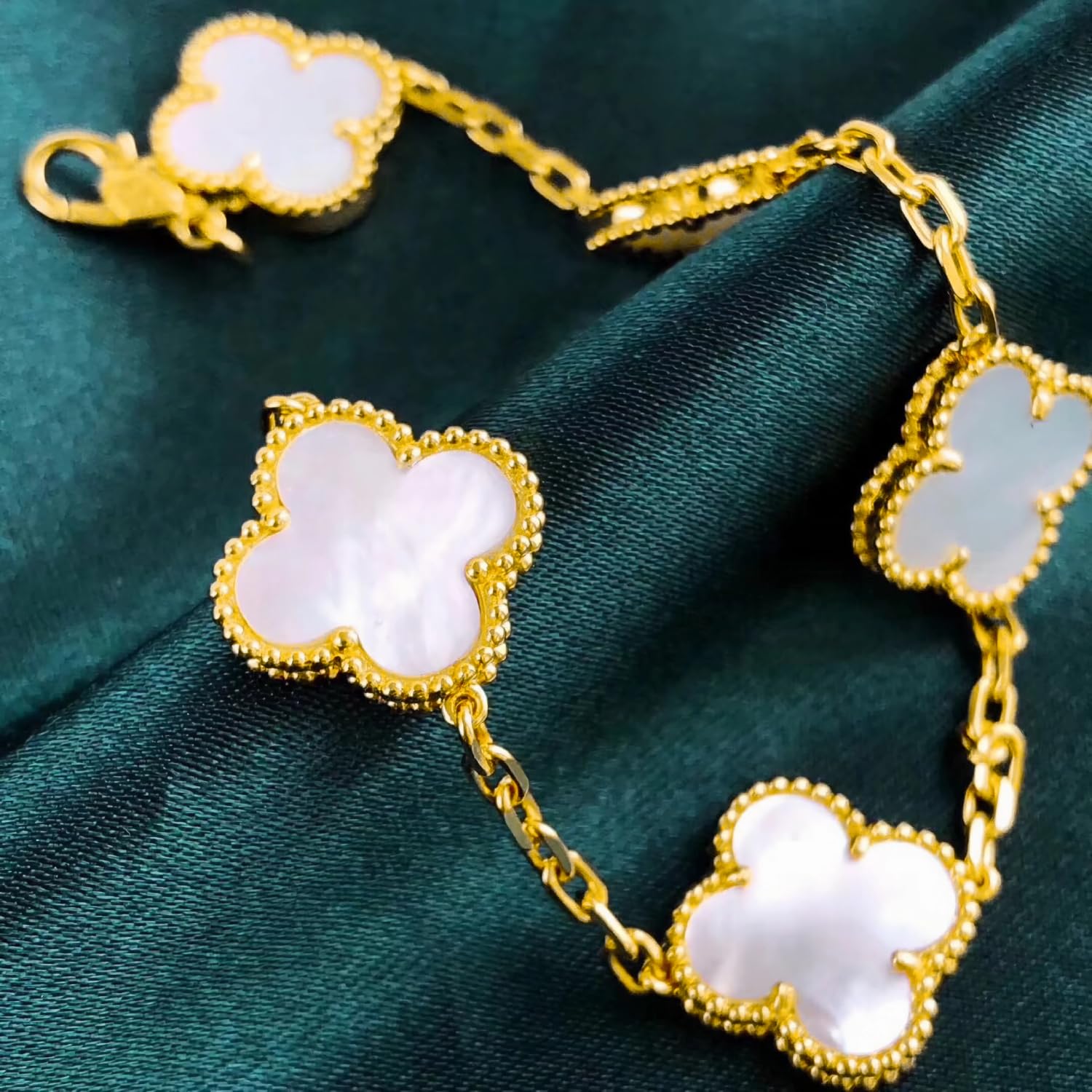 18K Gold Plated Four Leaf Clover Lucky Bracelet for Women - Trendy White/Black/Red/Green/Blue/Brown/Gold Jewelry Gift for Her, Girlfriend & Lover - Perfect for Everyday Wear, Special Occasions & Good Luck Charm
