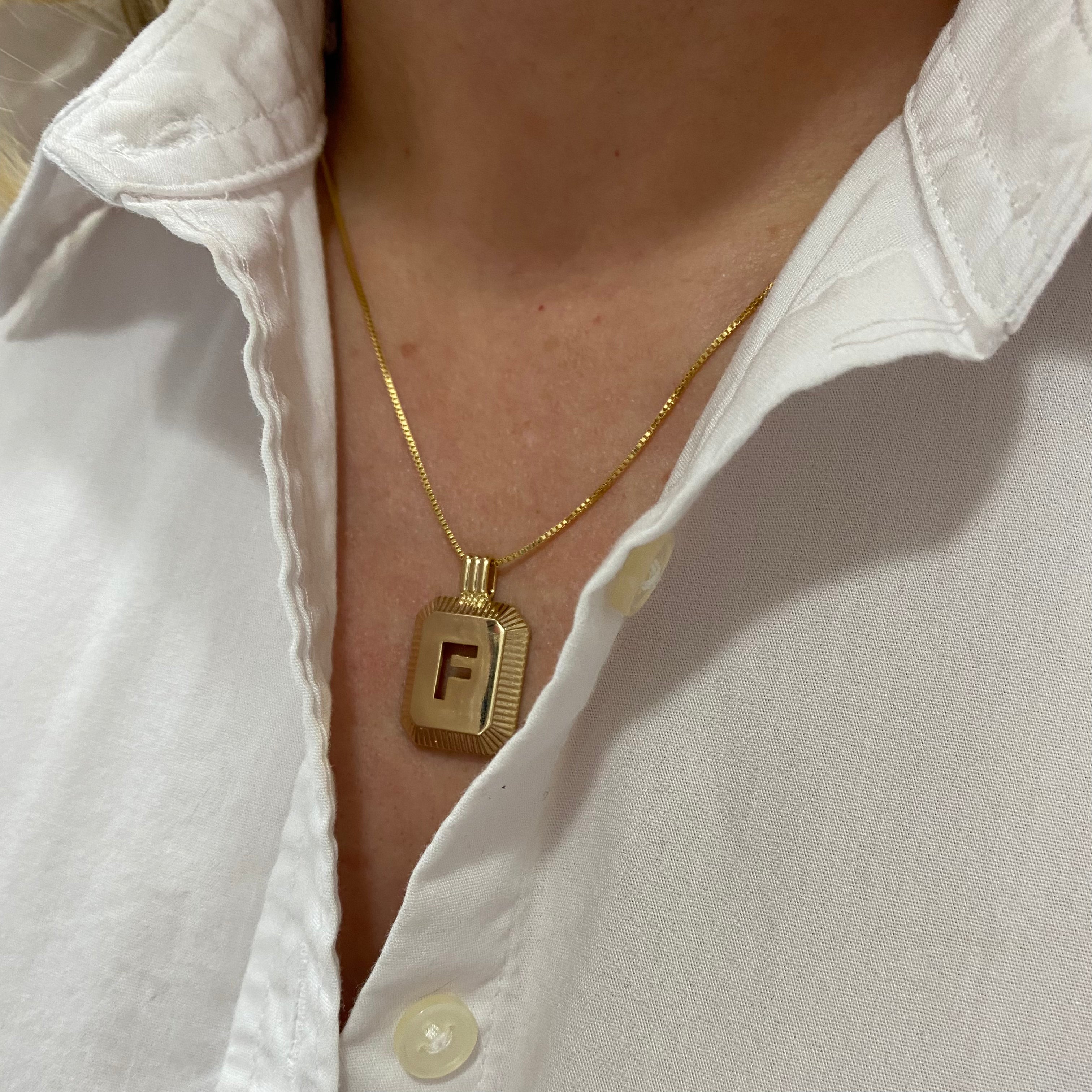 18K Gold Filled Initial Letter Pendant Necklace - Personalized A-Z Alphabet Jewelry Gift for Women - Perfect for Birthdays, Anniversaries & Everyday Wear