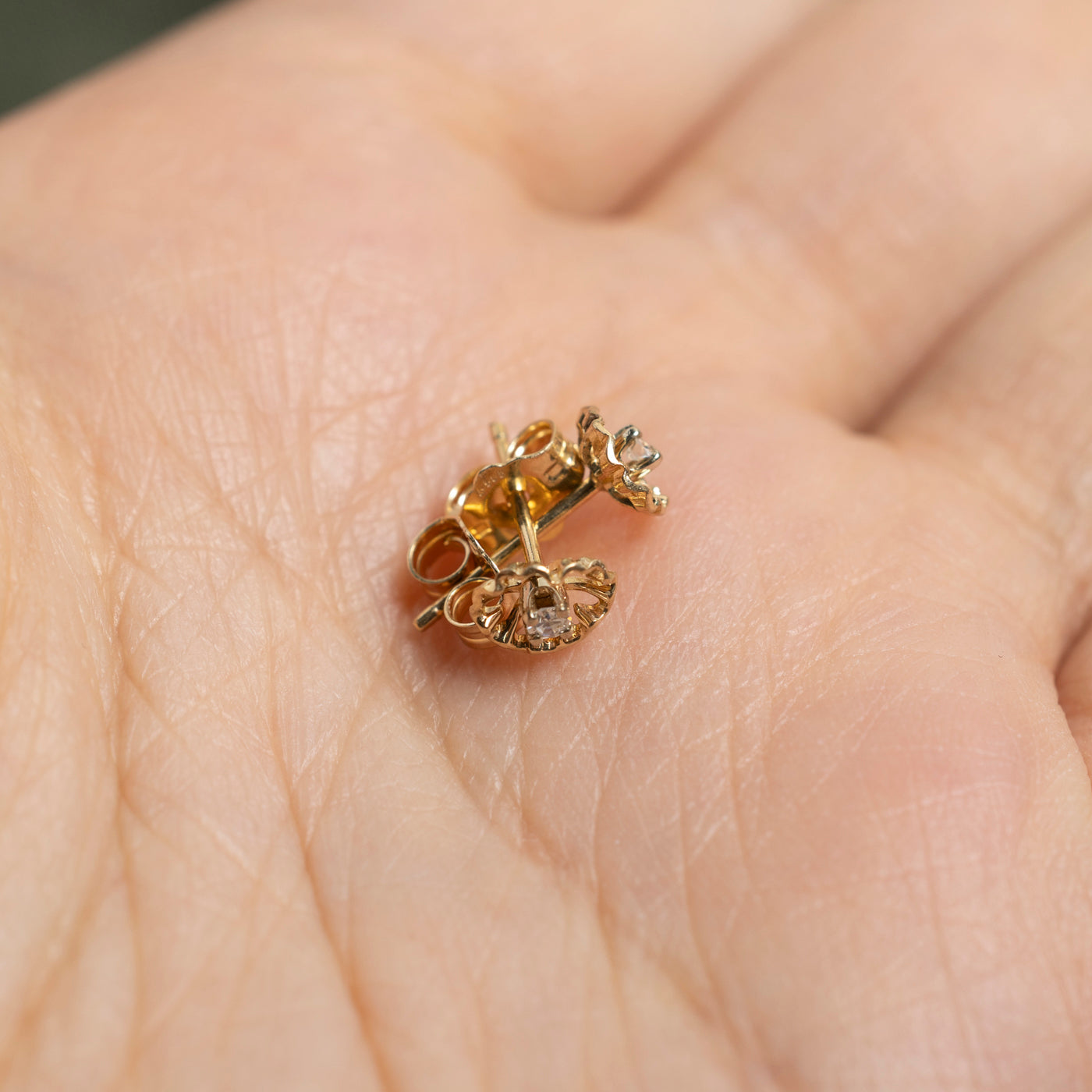14K Gold Diamond Floral Stud Earrings - 0.04ctw Natural Diamonds, Dainty Flower Jewelry for Women, Perfect Gift for Anniversary, Birthday & Valentine's Day