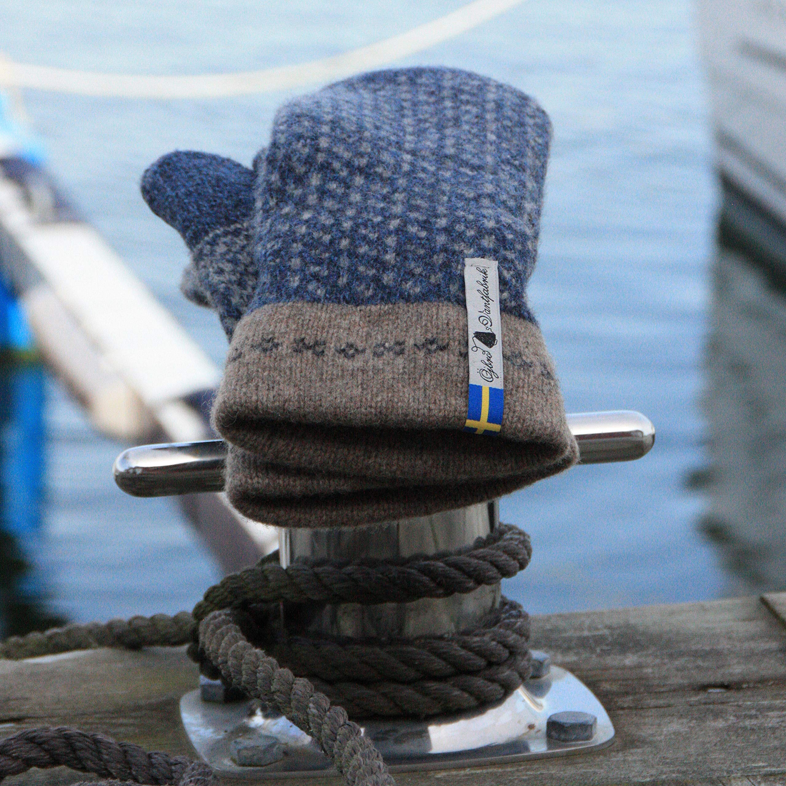 Premium Öjbro Swedish Made 100% Merino Wool Mittens - Ultra Soft, Thick & Extremely Warm with Suede Palm - Recommended by Raynauds Association - Perfect for Winter Sports, Skiing & Cold Weather Activities