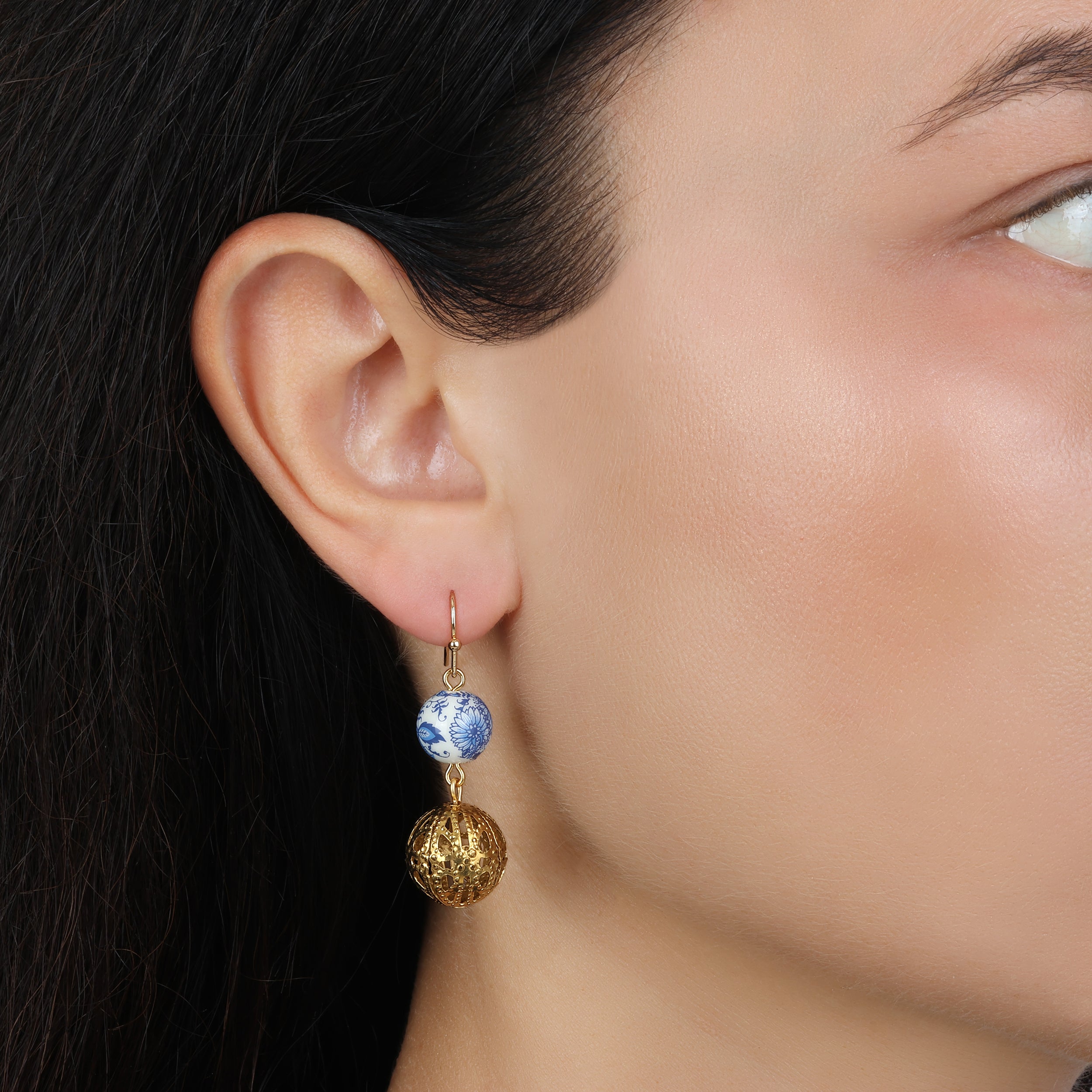 Vintage 1928 Blue Willow Round Gold Filigree Dangling Earrings - Elegant Statement Jewelry for Women, Perfect for Weddings, Parties & Special Occasions