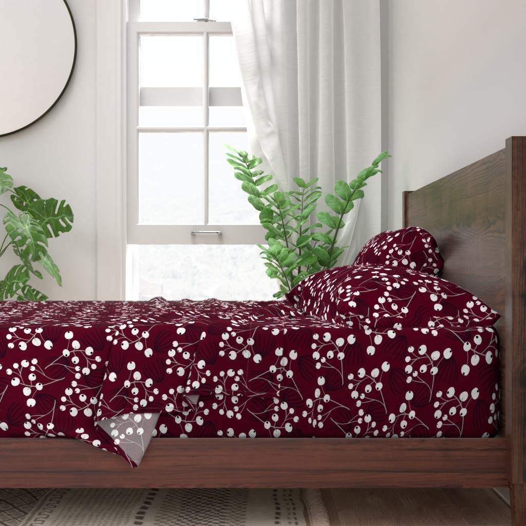 Premium 100% Cotton Twin 3-Piece Sheet Set | Christmas Berries Winter Holiday Print | Midcentury Modern Burgundy White Elegant Bedding | Perfect for Holiday Decor & Cozy Winter Nights