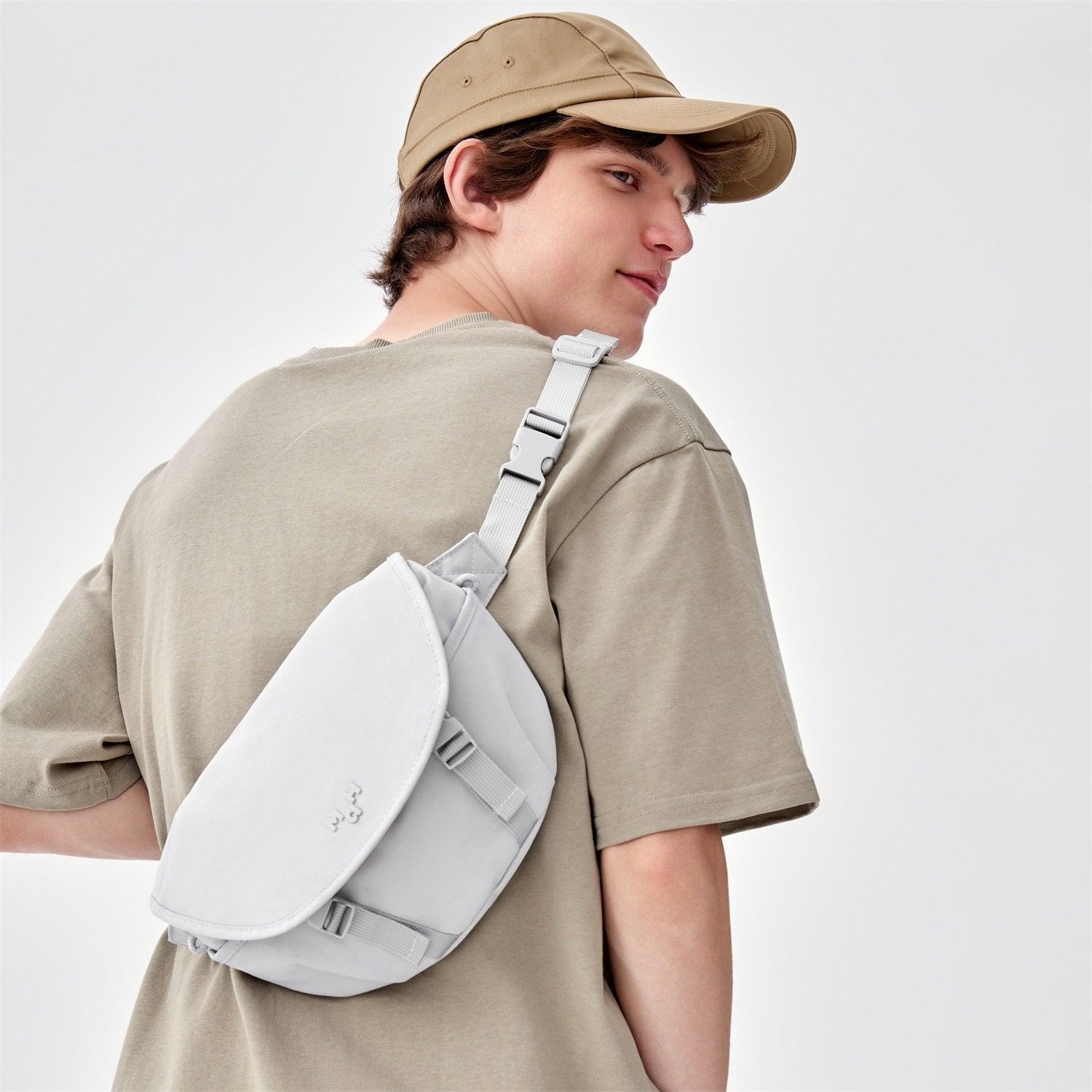Stylish Young Tour Hip Pack - Lightweight & Durable Waist Bag for Travel, Hiking & Outdoor Adventures