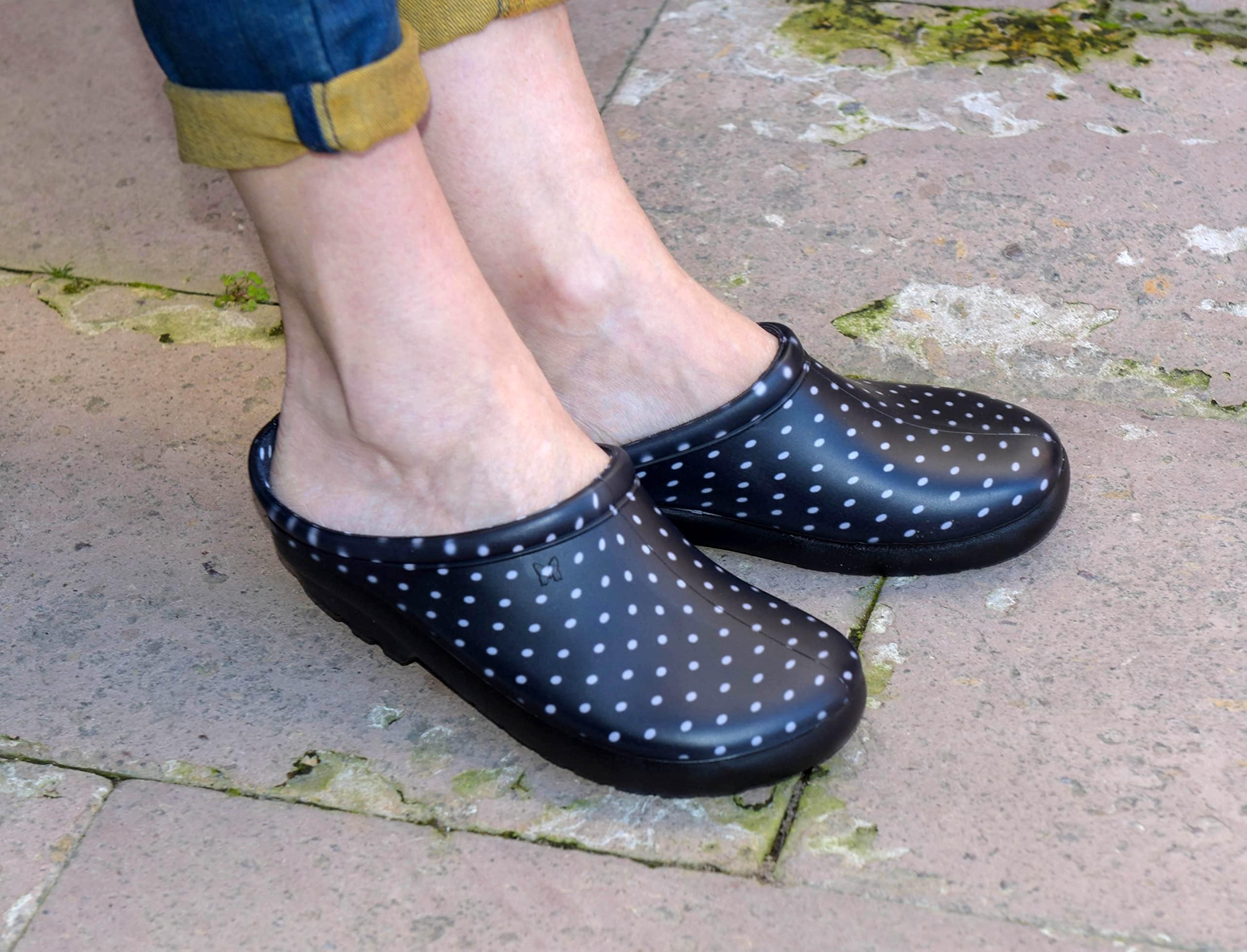 **Sloggers Waterproof Garden Clogs for Women – Comfortable Slip-Resistant Gardening Shoes with Premium Support Insole – Kiwi Green, Size 10 – Perfect for Gardening, Farming & Outdoor Activities**