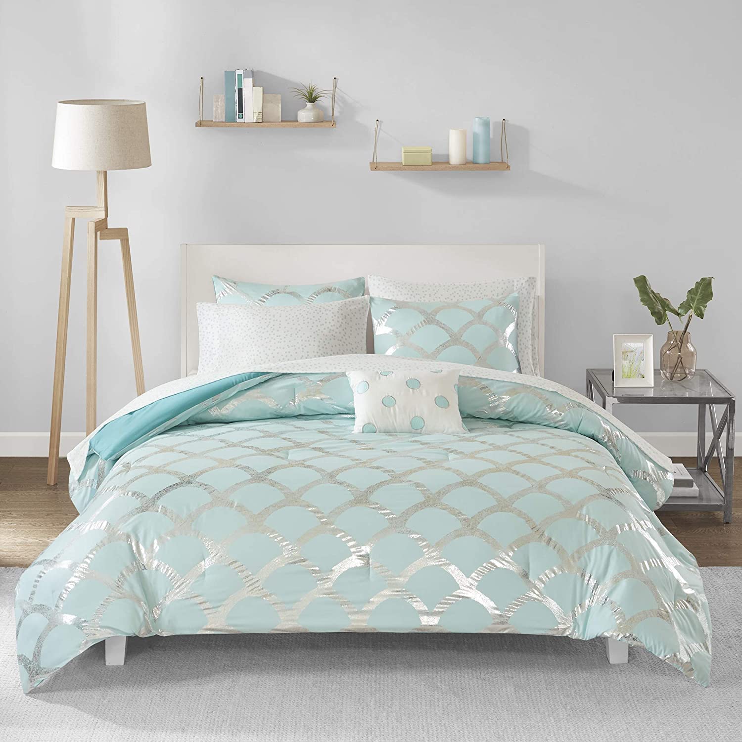 Intelligent Design Lorna Complete 6-Piece Twin XL Bed in a Bag Set - Trendy Metallic Mermaid Scale Comforter with Scallop Print & Polka Dot Sheets - Aqua Teen Bedding for Girls Bedroom (ID10-1573) | Perfect for Dorm Rooms, Sleepovers & Stylish Teen Bedroom Decor