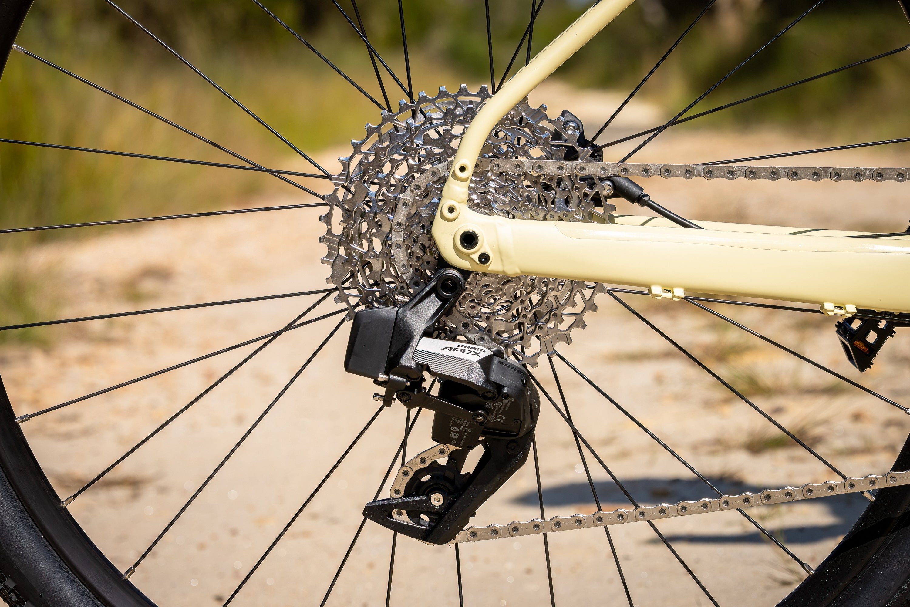 Polygon Bend R6X Gravel Bike - Lightweight Aluminum Frame, Shimano GRX Groupset, All-Terrain Performance for Adventure Riding & Commuting