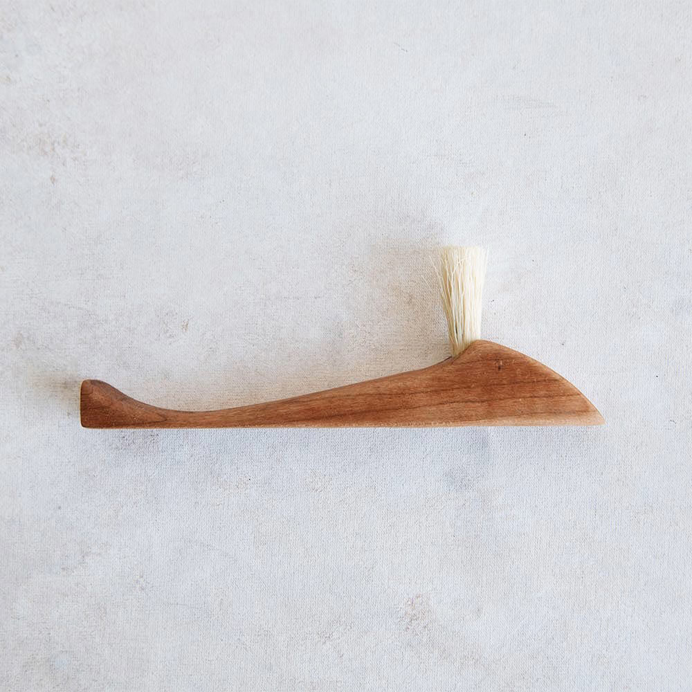 MT0963 Small Wooden Counter Brush - Compact Cleaning Tool for Kitchen, Bathroom & Office Surfaces - Perfect for Dusting, Sweeping & Daily Maintenance