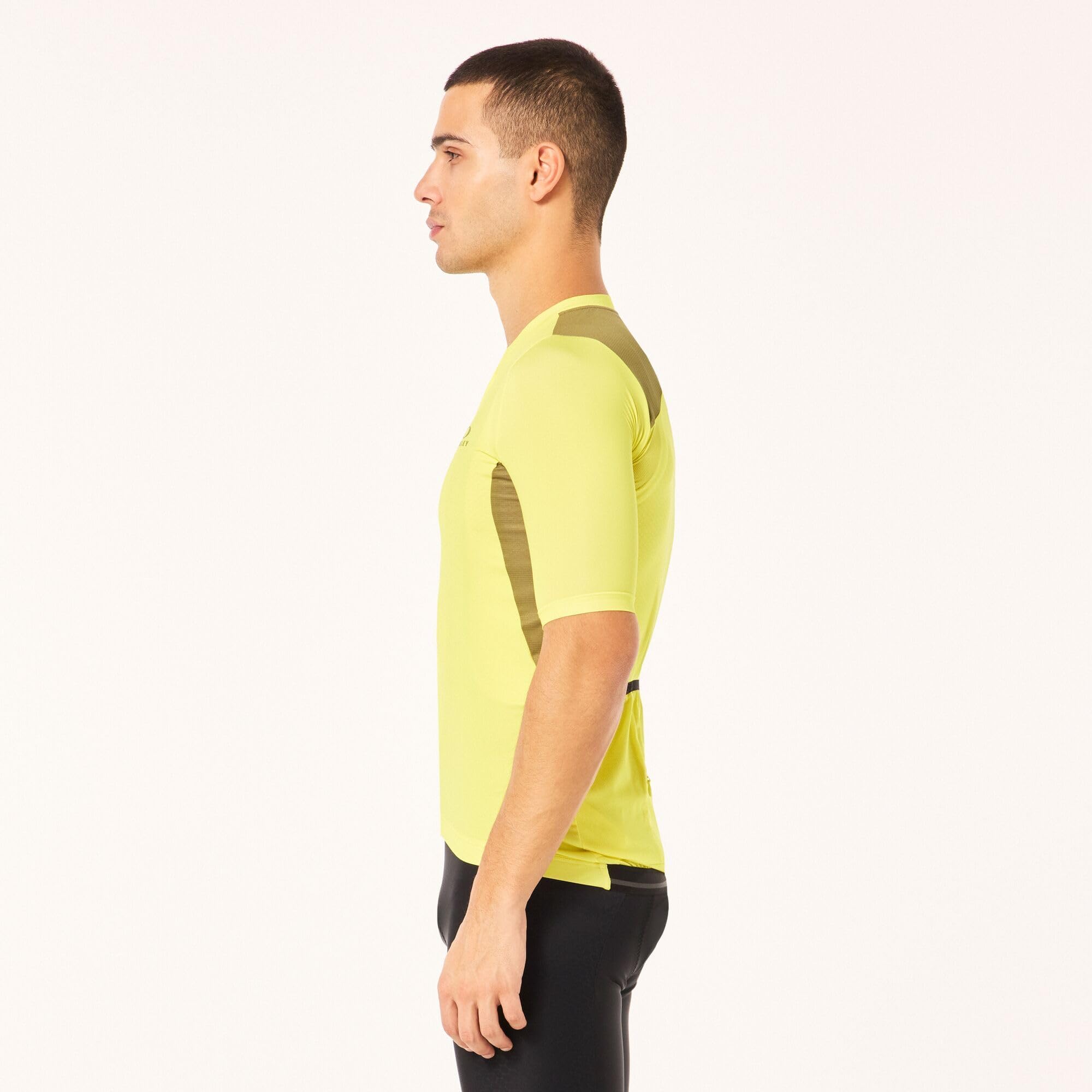 Oakley Men's Performance Shirt - Lightweight & Breathable Activewear for Running, Hiking & Outdoor Sports
