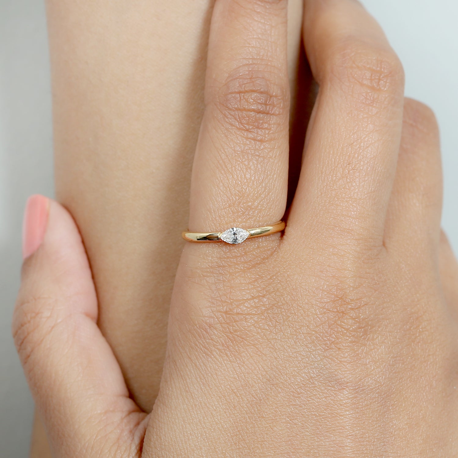 Exquisite Marquise Cut Diamond Handmade 18K Yellow Gold Sleek Band Ring for Women - Perfect for Engagement, Wedding & Anniversary Gifts