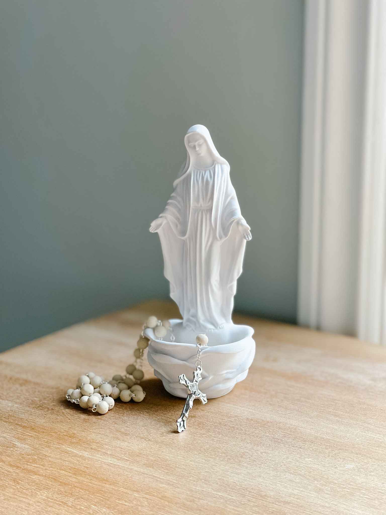 Blessed Mother Holy Water Font - Religious Home Decor for Prayer & Meditation - Perfect for Catholic Gifts, Church Altars & Spiritual Spaces