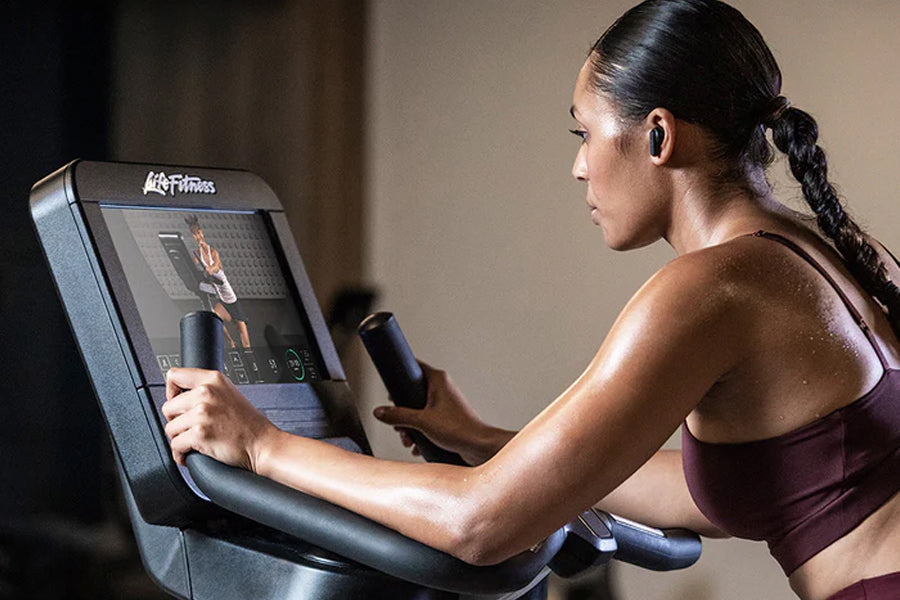 Life Fitness Club Series Plus Upright Exercise Bike - Commercial Grade Indoor Cycling Bike for Home & Gym Workouts - Perfect for Cardio Training, Weight Loss & Fitness Goals