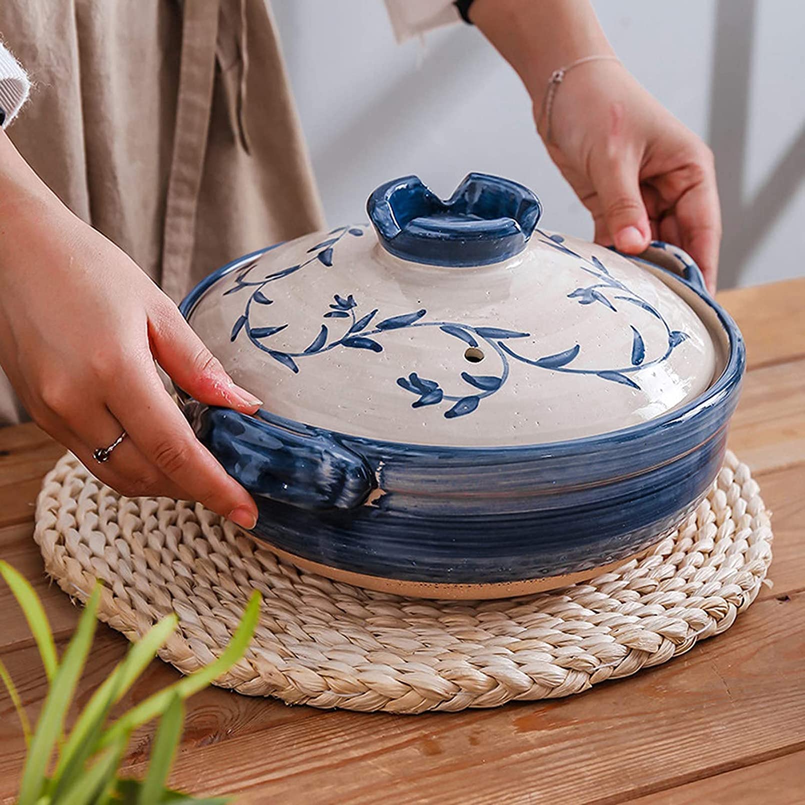 Premium Japanese Donabe Ceramic Hot Pot - Traditional Clay Casserole for 4-6 People - Blue Earthenware Cooking Pot - Perfect for Sukiyaki, Shabu Shabu & Family Dinners
