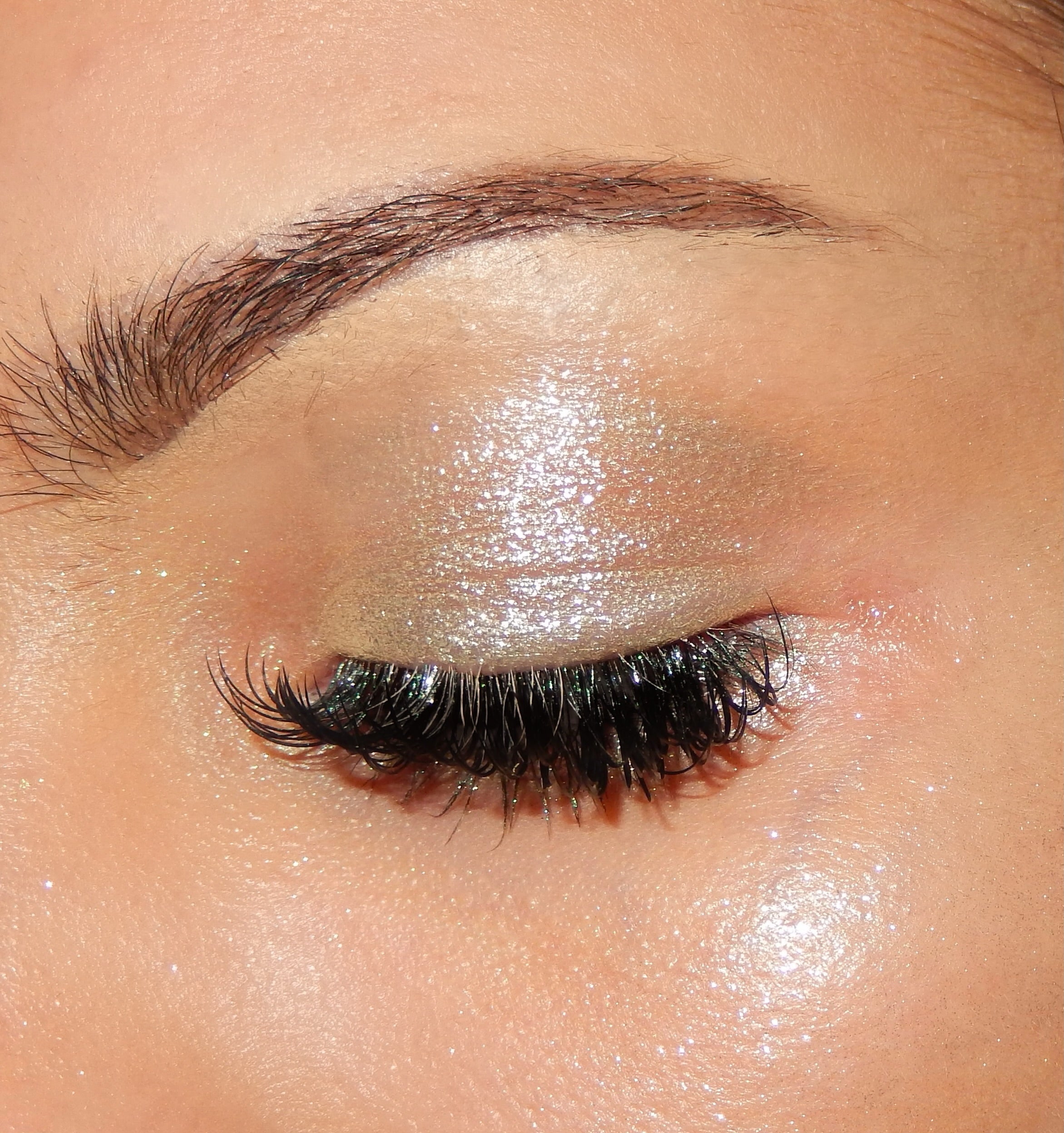 Sublime Hearts Refillable Metallic Eyeshadow Palette - Long Lasting Shimmer Makeup for Party, Night Out & Special Occasions