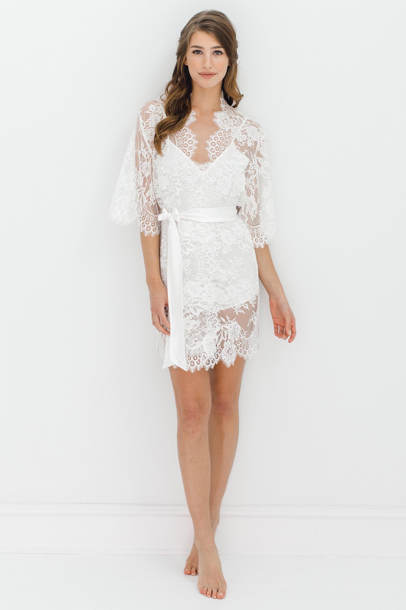 Ivory Swan Queen Lace Kimono Bridal Robe - Elegant Wedding Gown Cover-Up for Bridal Party & Photoshoots
