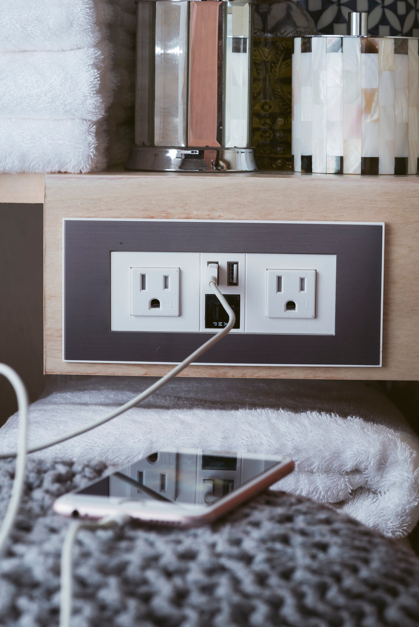 Mid Century Modern Linear 72