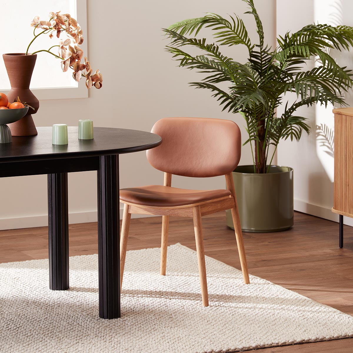 Premium Oak Leather Dining Chair - Lando Modern Upholstered Seat for Kitchen, Dining Room & Office - Comfortable & Stylish Home Furniture