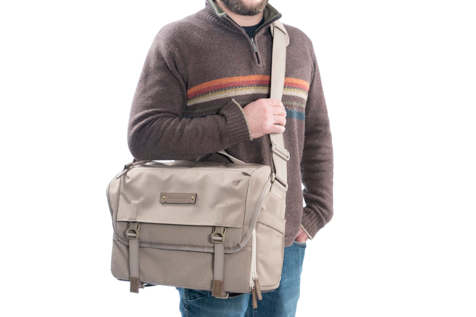 VEO RANGE 38 BG Messenger Camera Bag - Waterproof DSLR Shoulder Bag for Photographers, Travel & Outdoor Shooting (Tan) - Perfect for Hiking, Street Photography & Daily Commute