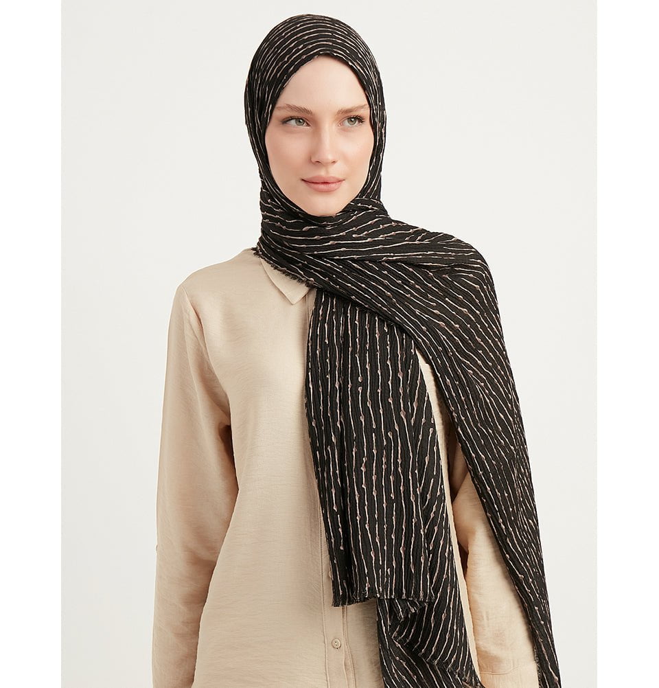 Abstract Lines Crinkle Cotton Hijab Shawl - Soft & Breathable Muslim Headscarf - Perfect for Prayer, Modest Fashion & Everyday Wear - Black