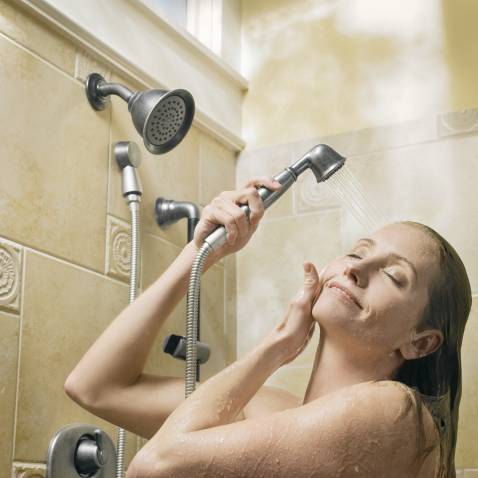 Moen 6302 Chrome 4 3/8-Inch Single Function Shower Head - Perfect for Bathroom Renovation & Spa-Like Shower Experience