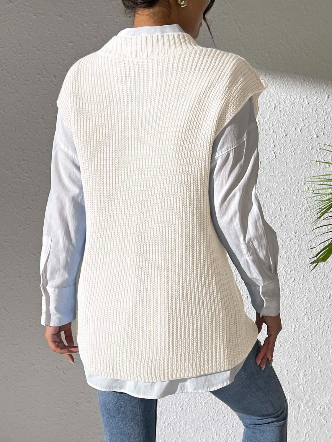 Women's Floral V-Neck Sweater Vest - Lightweight Knit Cardigan for Spring & Fall - Perfect for Layering, Office Wear & Casual Outfits