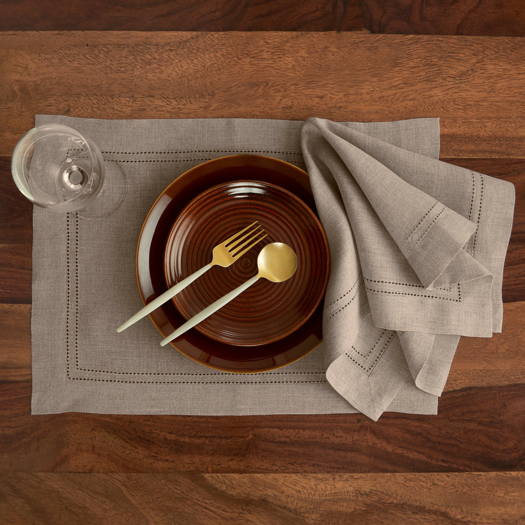Premium Linen Double Hemstitch Placemats Set of 4 - Elegant Table Decor for Dining Room, Kitchen, and Special Occasions