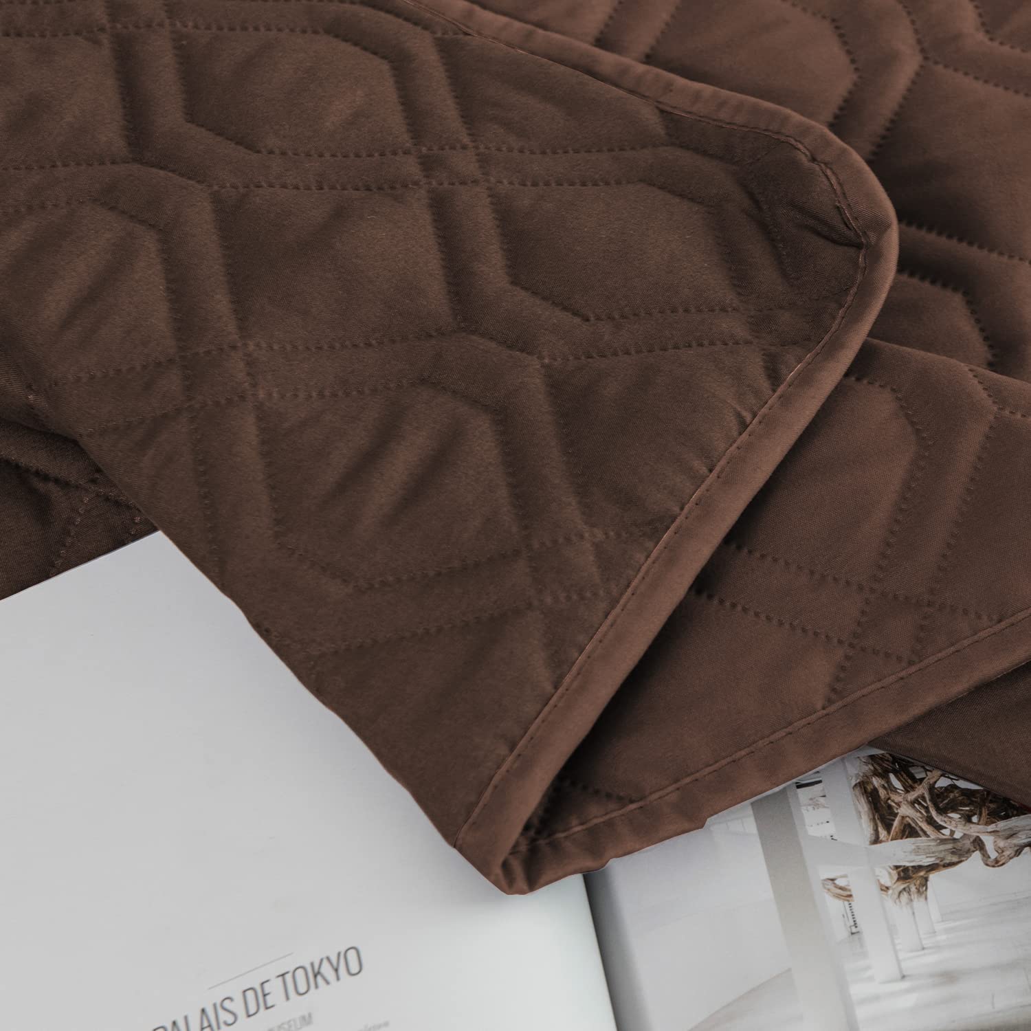 Ameritex Waterproof Reversible Dog Blanket - Soft Pet Bed Cover for Dogs & Cats, Protects Furniture, Couch & Sofa - Perfect for Indoor Use, Travel & Outdoor Adventures