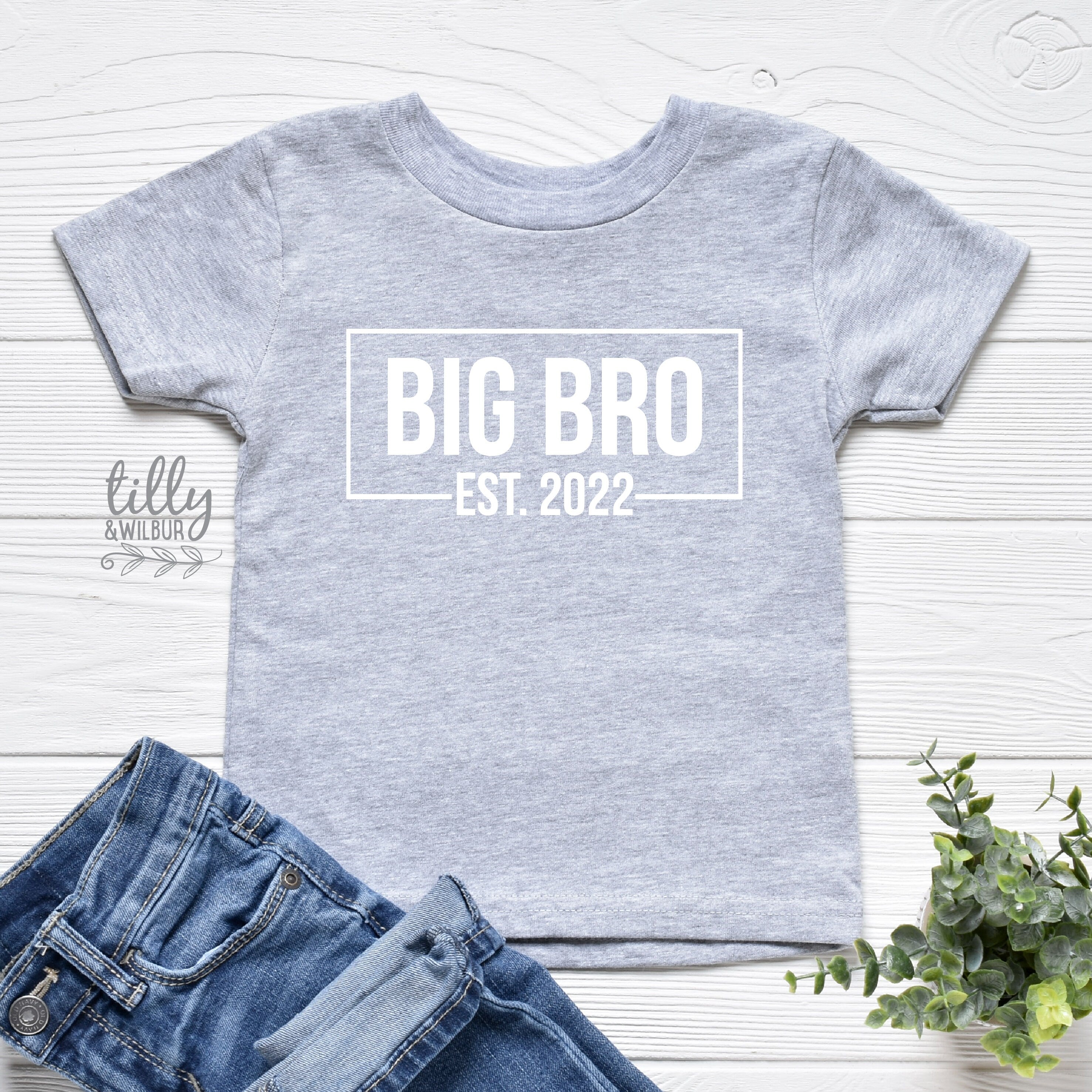 Big Bro Est Personalised Year T-Shirt - Custom Sibling Gift for Birthdays & Special Occasions